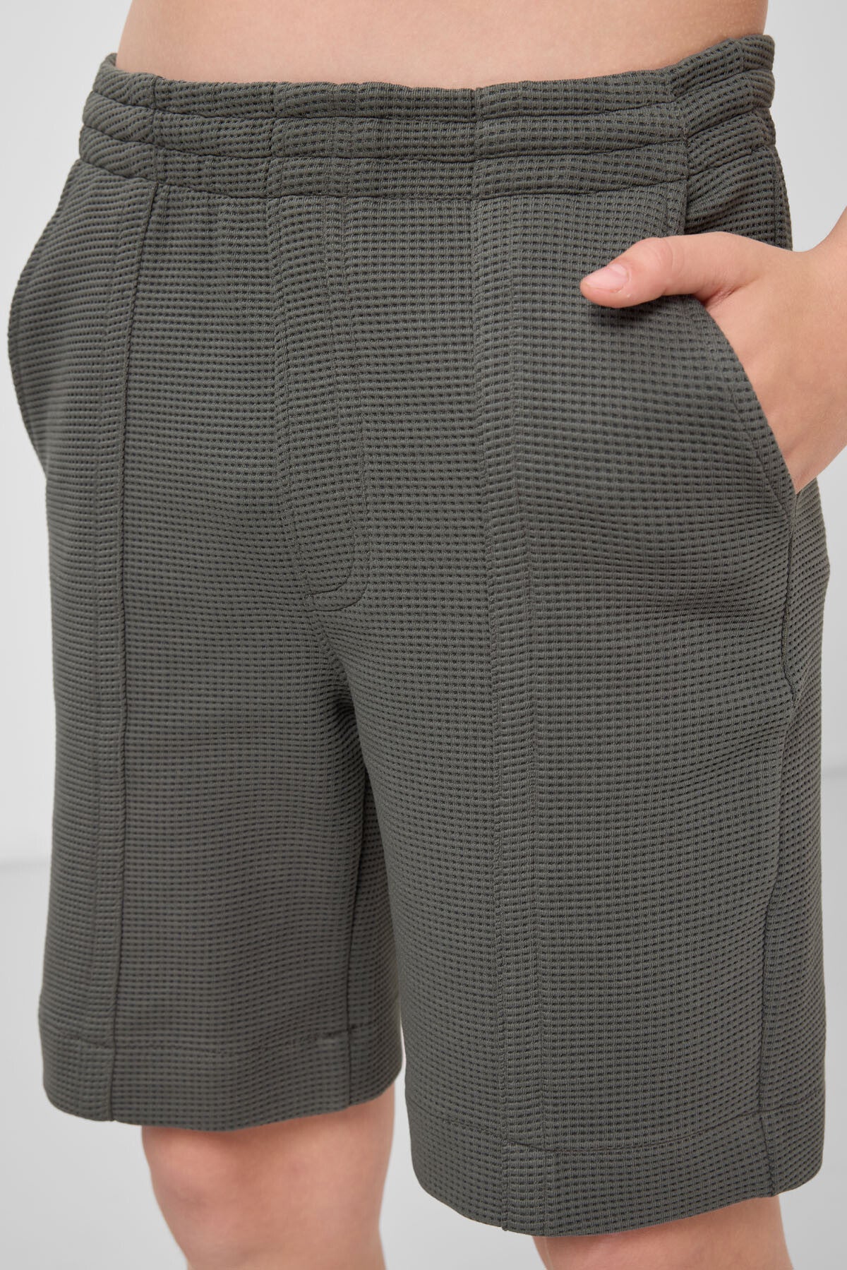 Image of Haki Pamuklu Yumuşak Dokulu Standart Fit Basic Erkek Çocuk Şort - 11289