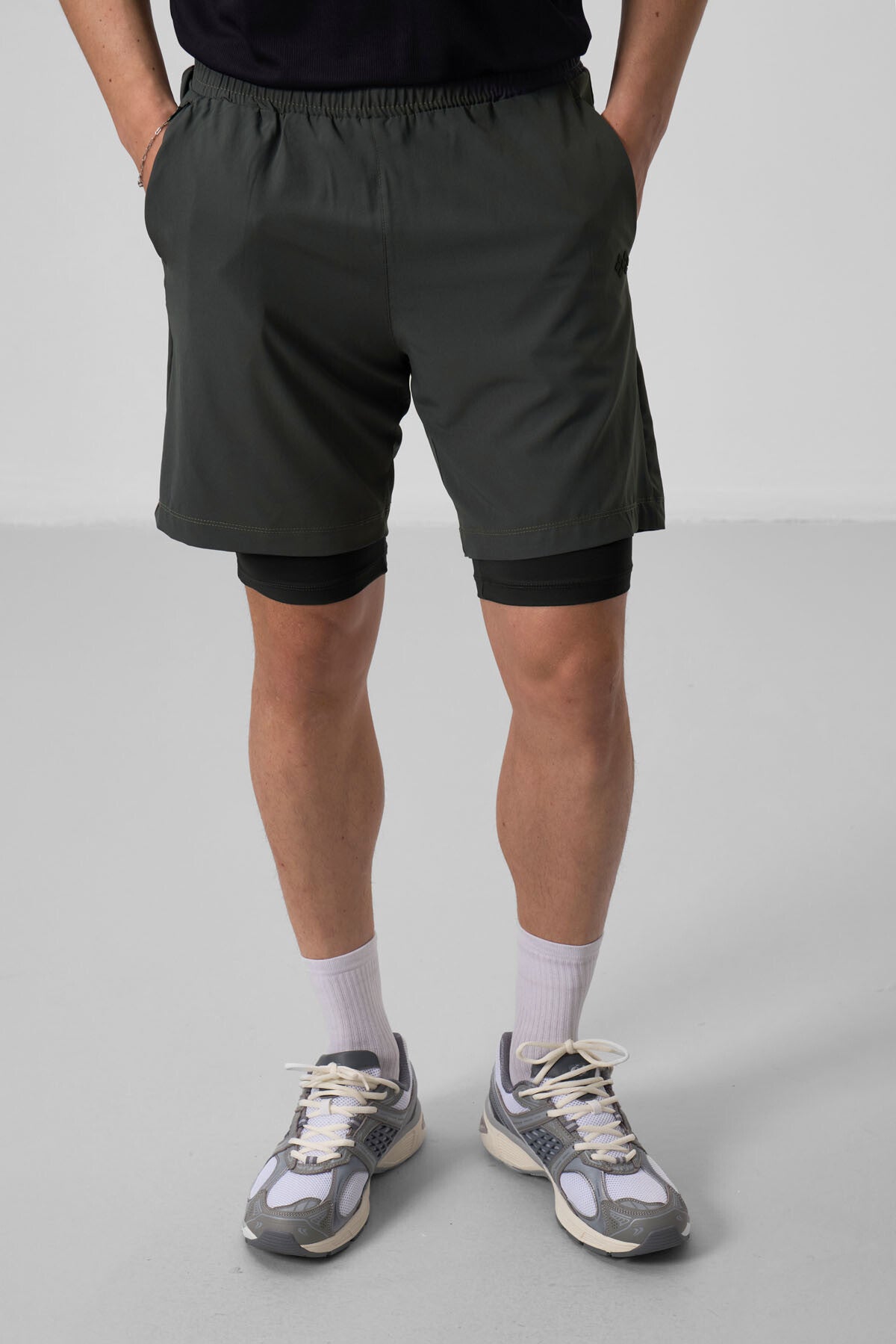 Image of Colanți scurți kaki subțiri și moi, croială standard pentru bărbați - 81287