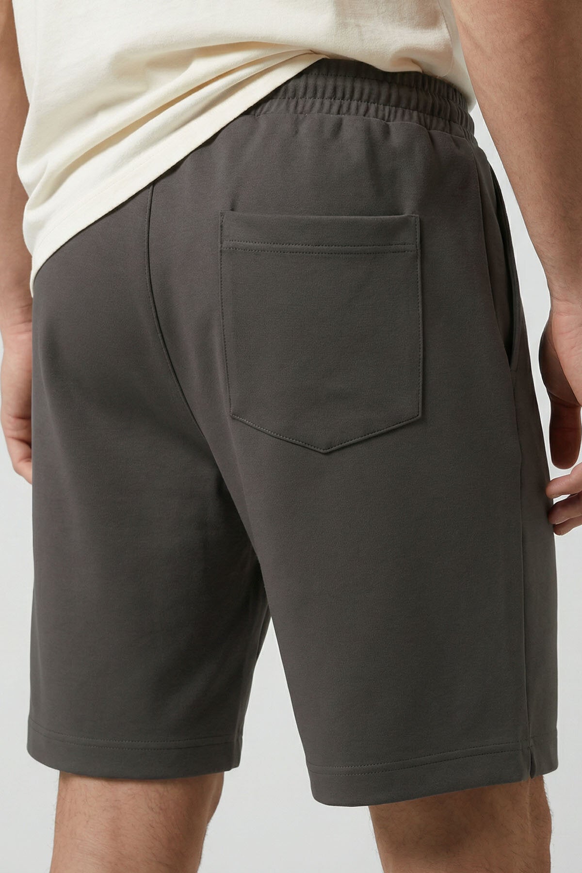 Image of Haki Standart Fit Basic Arka Cepli Erkek Şort - 81314