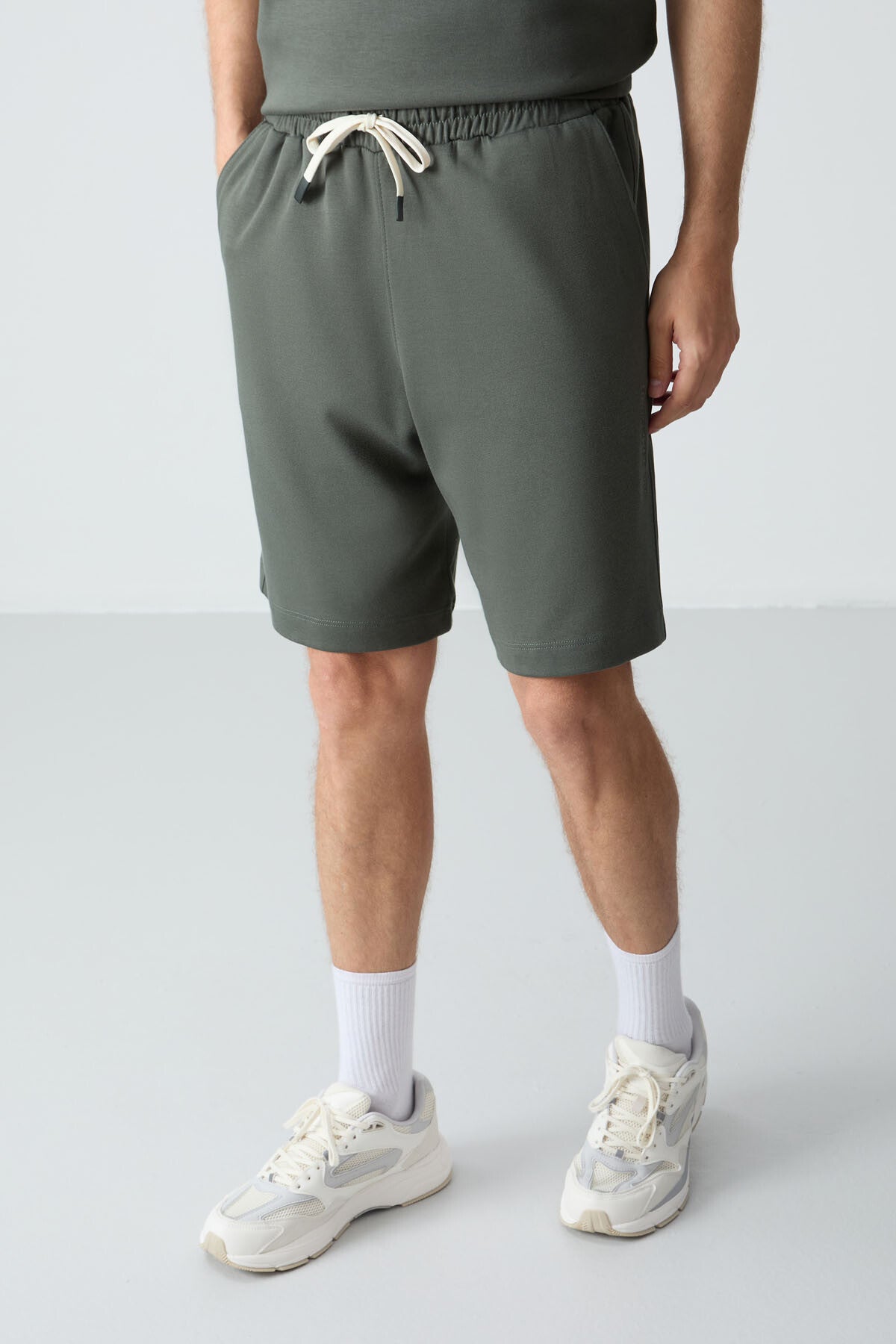 Image of Haki Pamuklu Kalın Yumuşak Dokulu Oversize Fit Basic Erkek Şort Takım - 85257