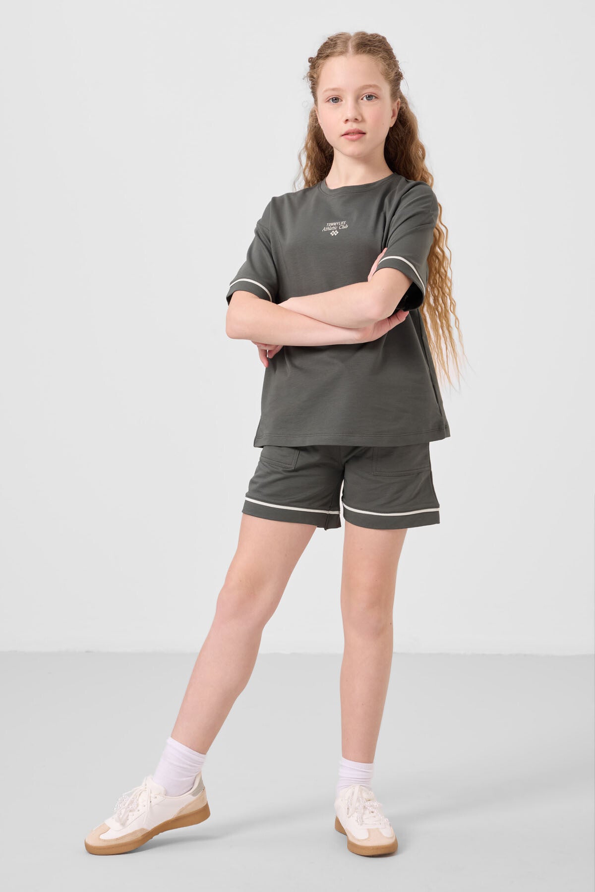 Image of Haki Pamuklu Yumuşak Dokulu Standart Fit Basic Kız Çocuk Şort Takım - 75183