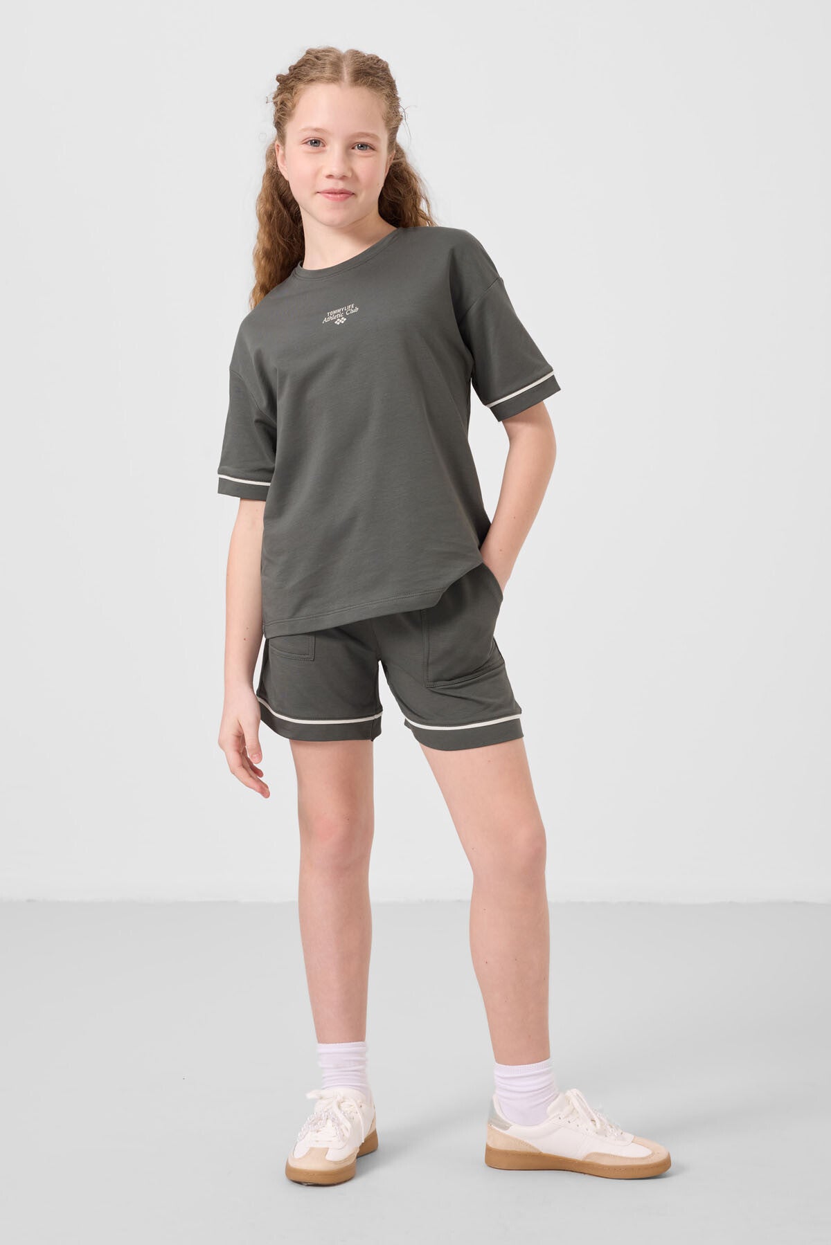 Image of Haki Pamuklu Yumuşak Dokulu Standart Fit Basic Kız Çocuk Şort Takım - 75183