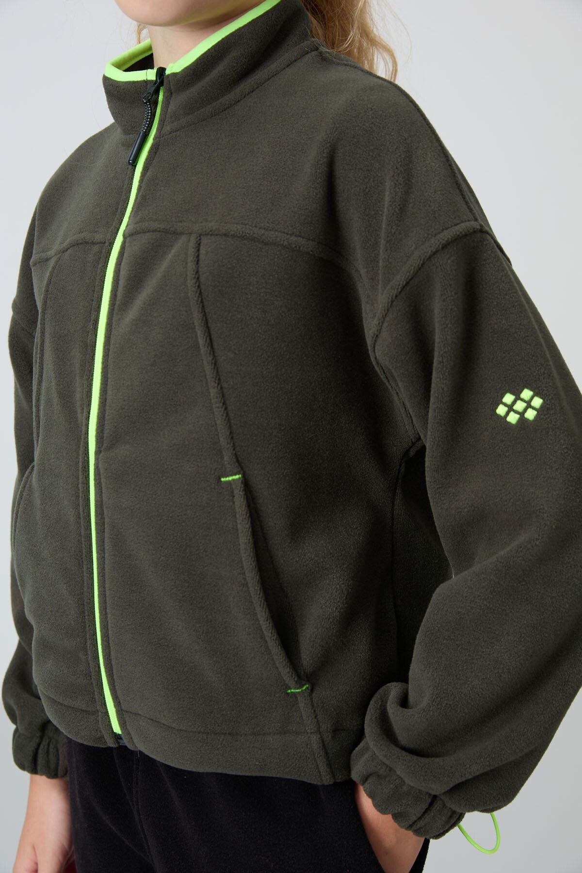 Image of Haki Kalın Yumuşak Dokulu Standart Fit Nakışlı Polar Kız Çocuk Sweatshirt - 75157