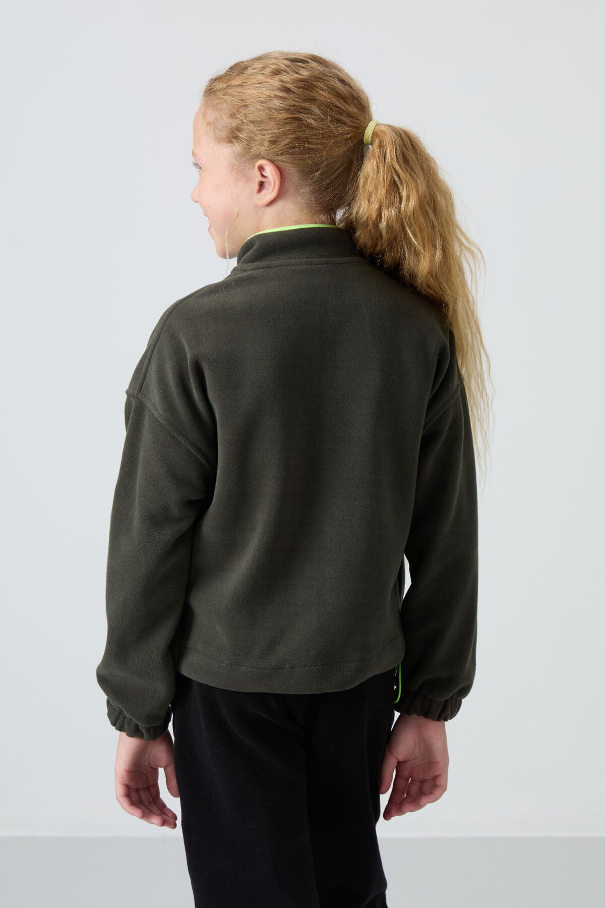 Image of Haki Kalın Yumuşak Dokulu Standart Fit Nakışlı Polar Kız Çocuk Sweatshirt - 75157