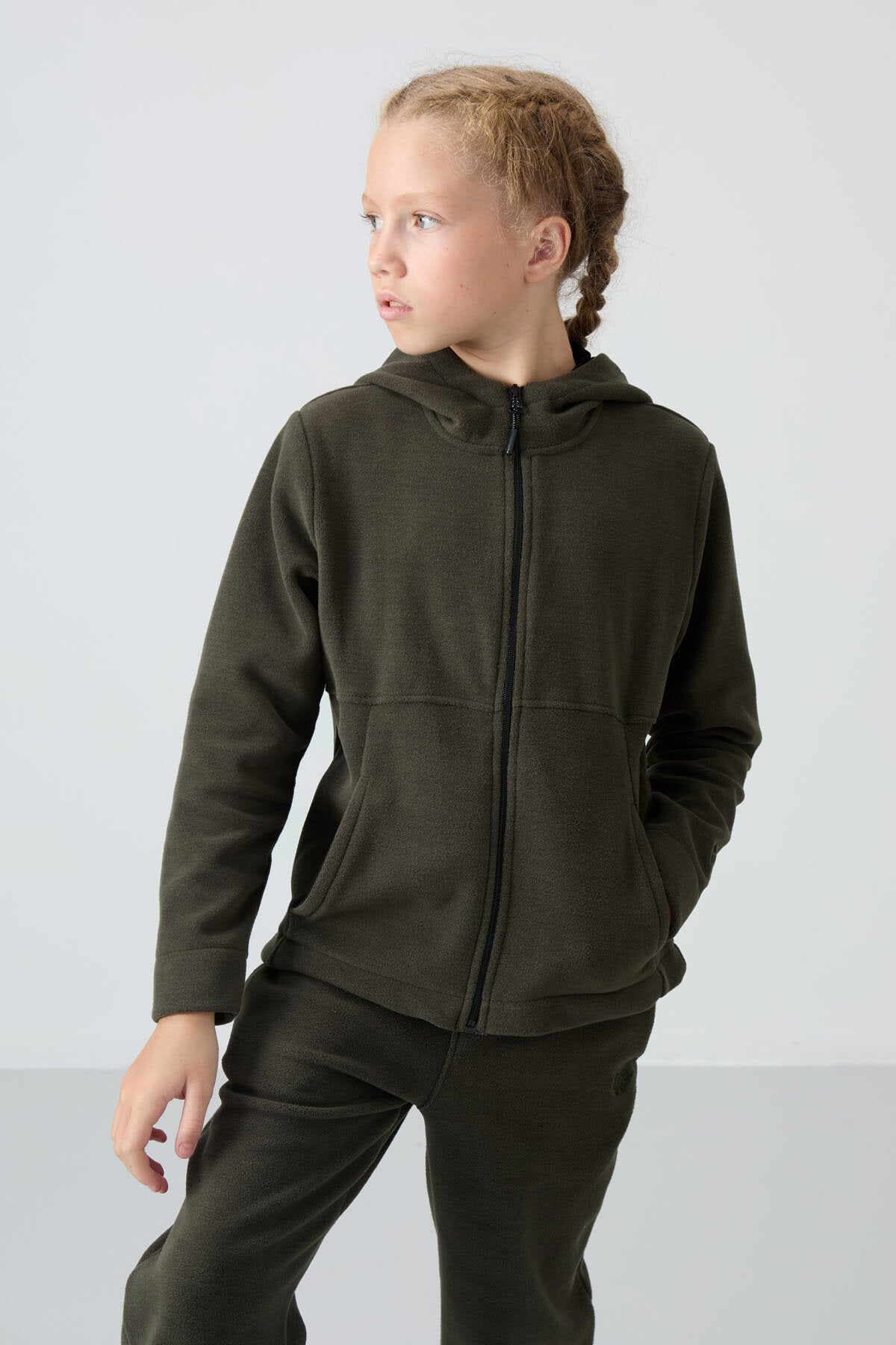 Image of Haki Kalın Yumuşak Dokulu Standart Fit Nakışlı Polar Kız Çocuk Sweatshirt - 75152