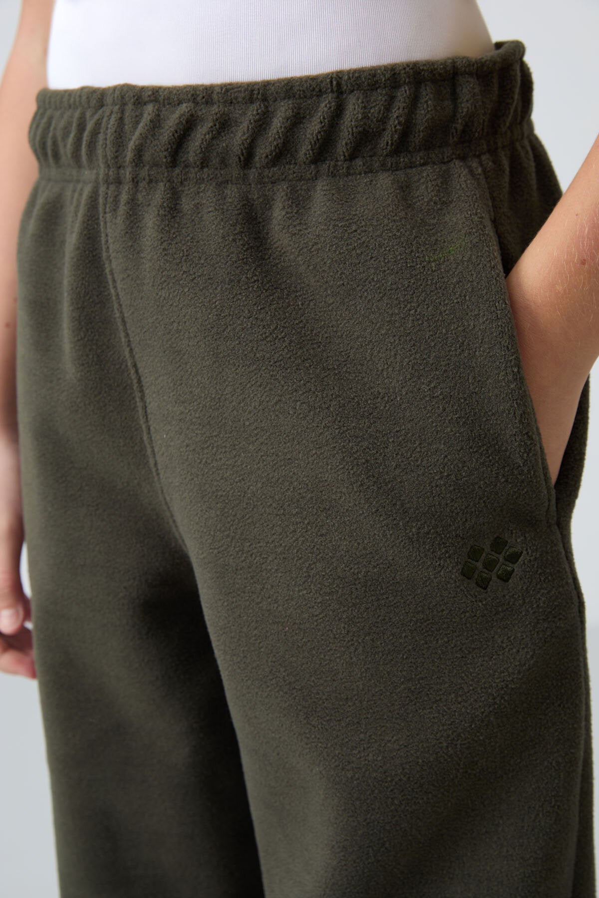 Image of Khaki Thick Soft Textured Standard Fit Embroidered Fleece Girls' Sweatpants - 75155