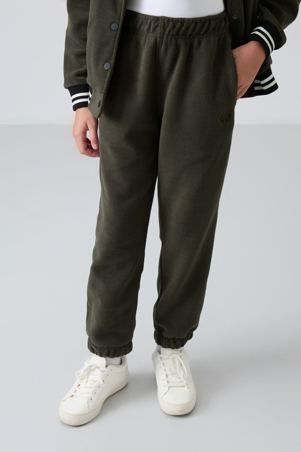 Image of Khaki Thick Soft Textured Standard Fit Embroidered Fleece Girls' Sweatpants - 75155