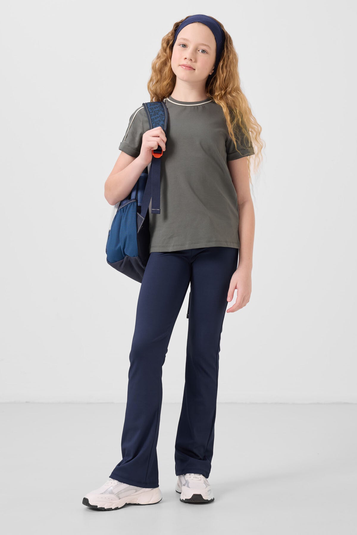 Image of Haki Pamuklu O Yaka Standart Fit Basic Kız Çocuk T-Shirt - 75177