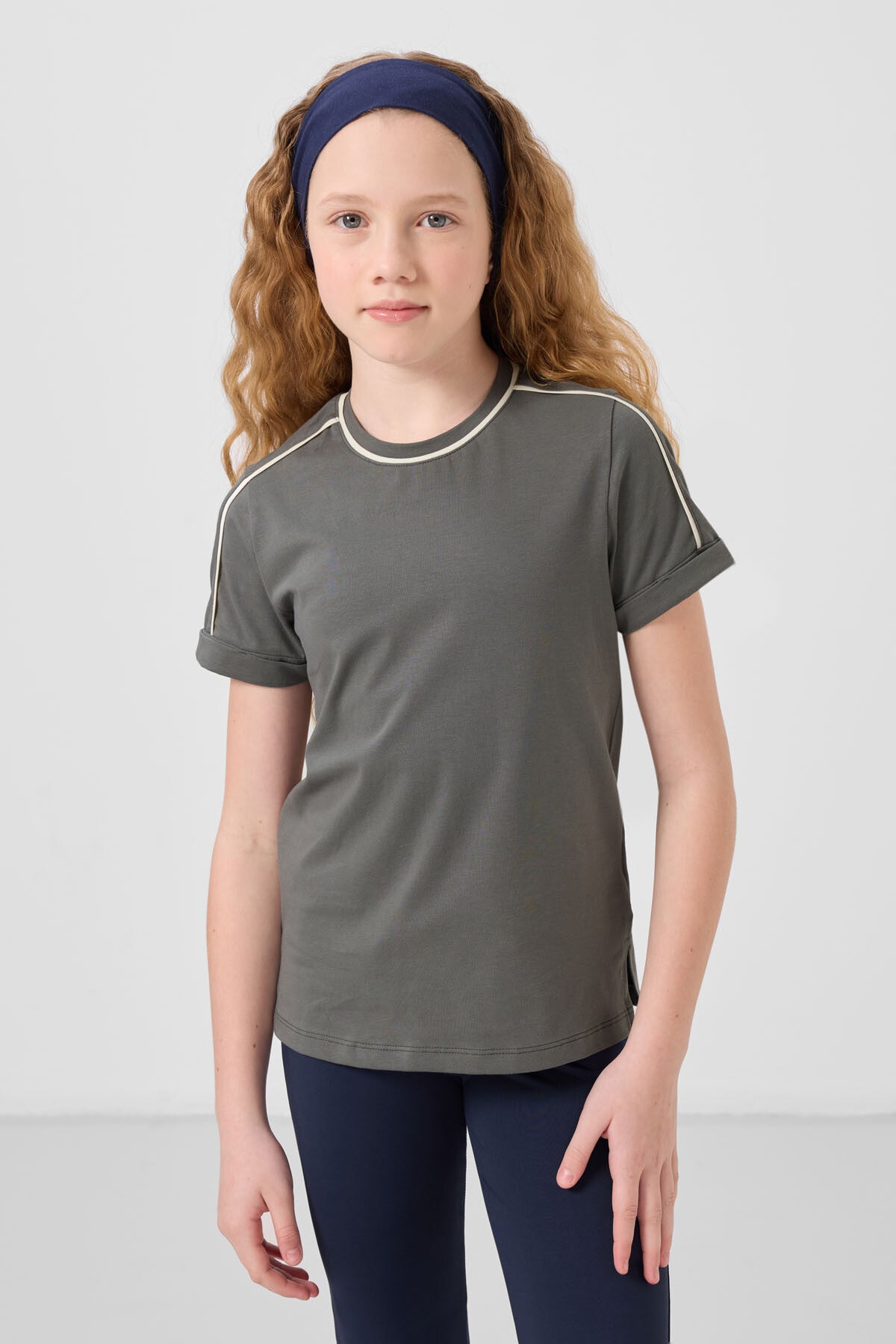 Image of Haki Pamuklu O Yaka Standart Fit Basic Kız Çocuk T-Shirt - 75177