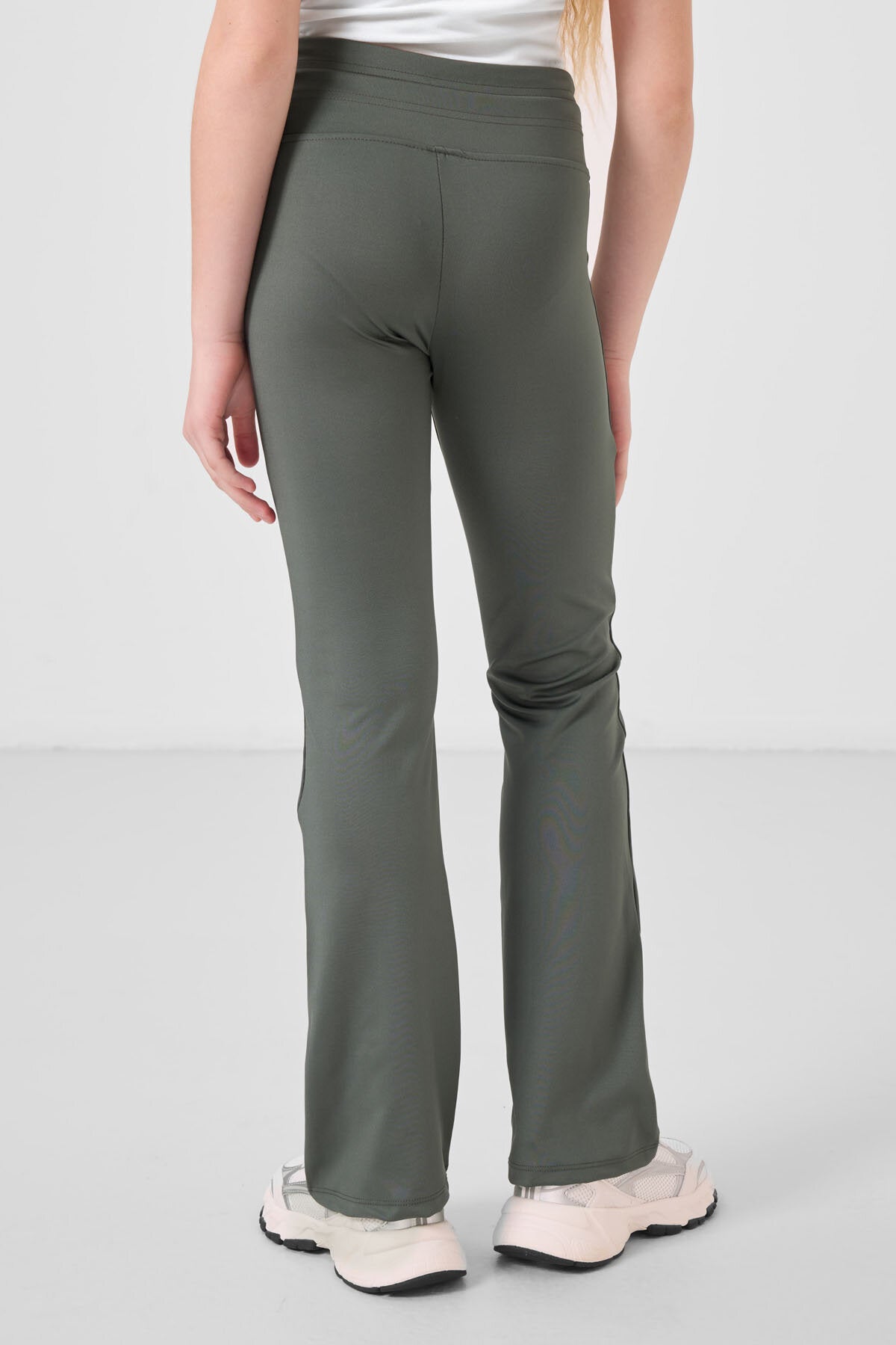 Image of Haki Esnek Standart Fit Basic Performans İspanyol Paça Kız Çocuk Tayt - 75193