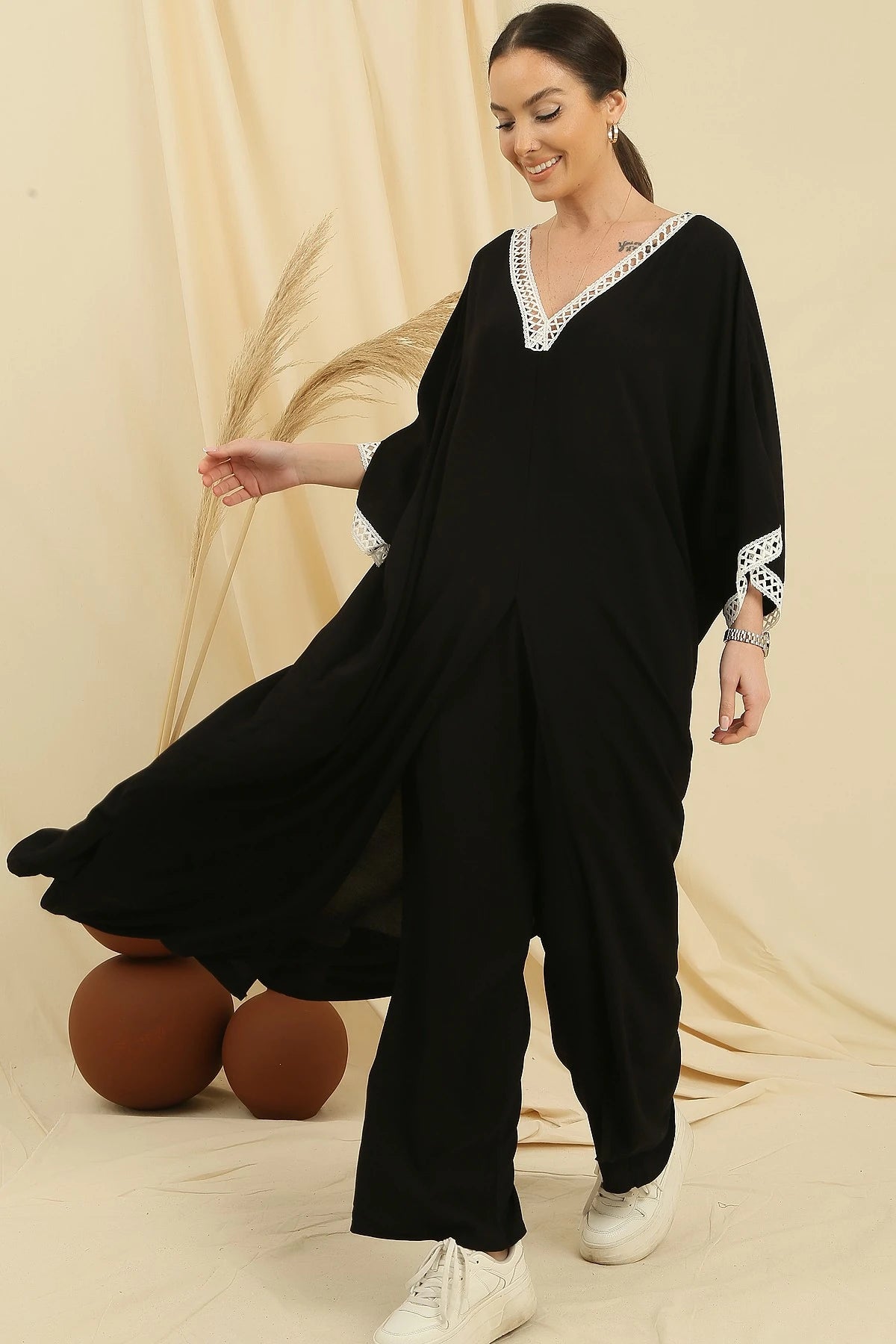 Image of Lace-Detailed Long Tunic with Pockets and Elastic Waist Trousers Oversize 2-Piece Viscose Set