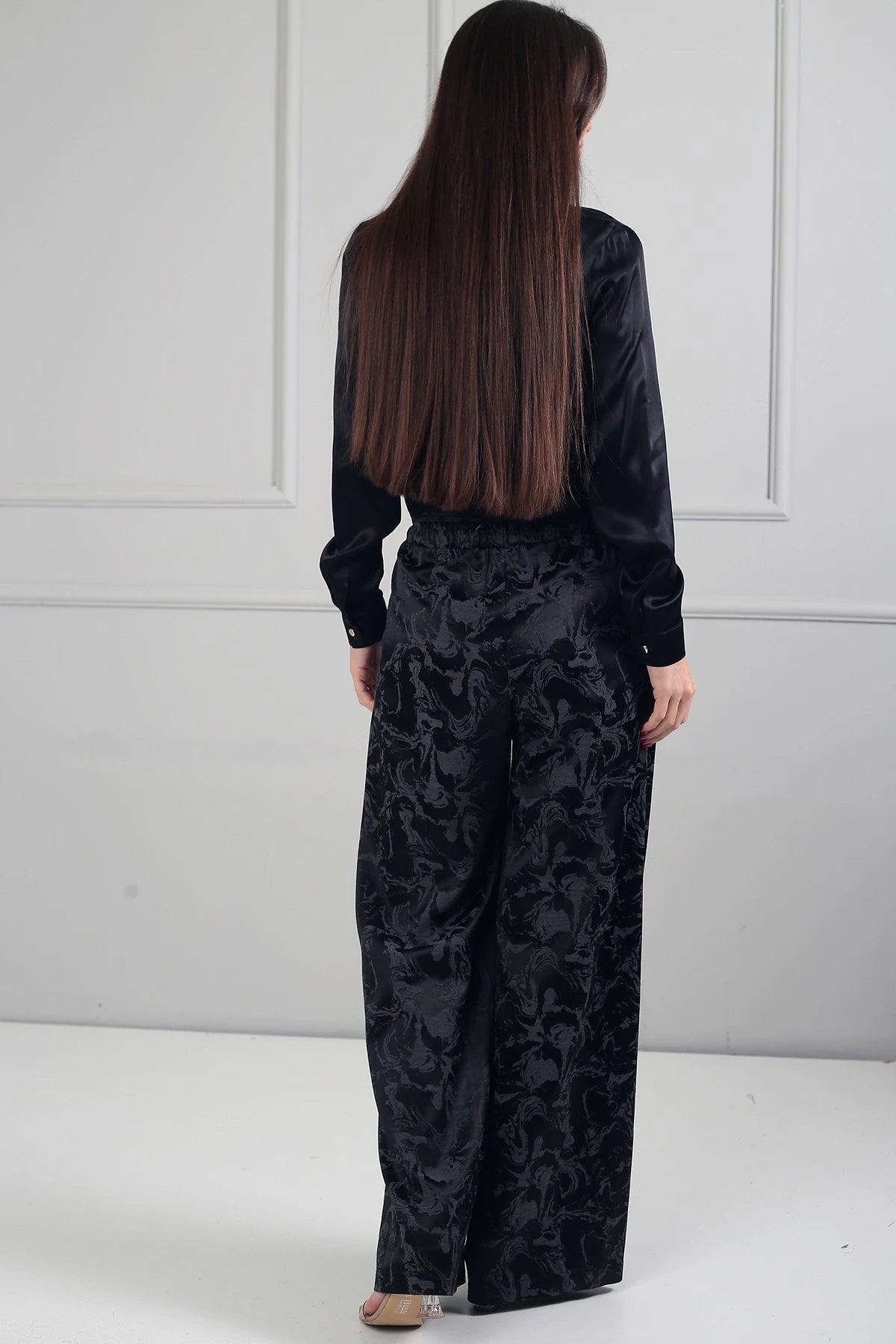 Image of Women's Elastic Waist Abstract Patterned Palazzo Satin Trousers