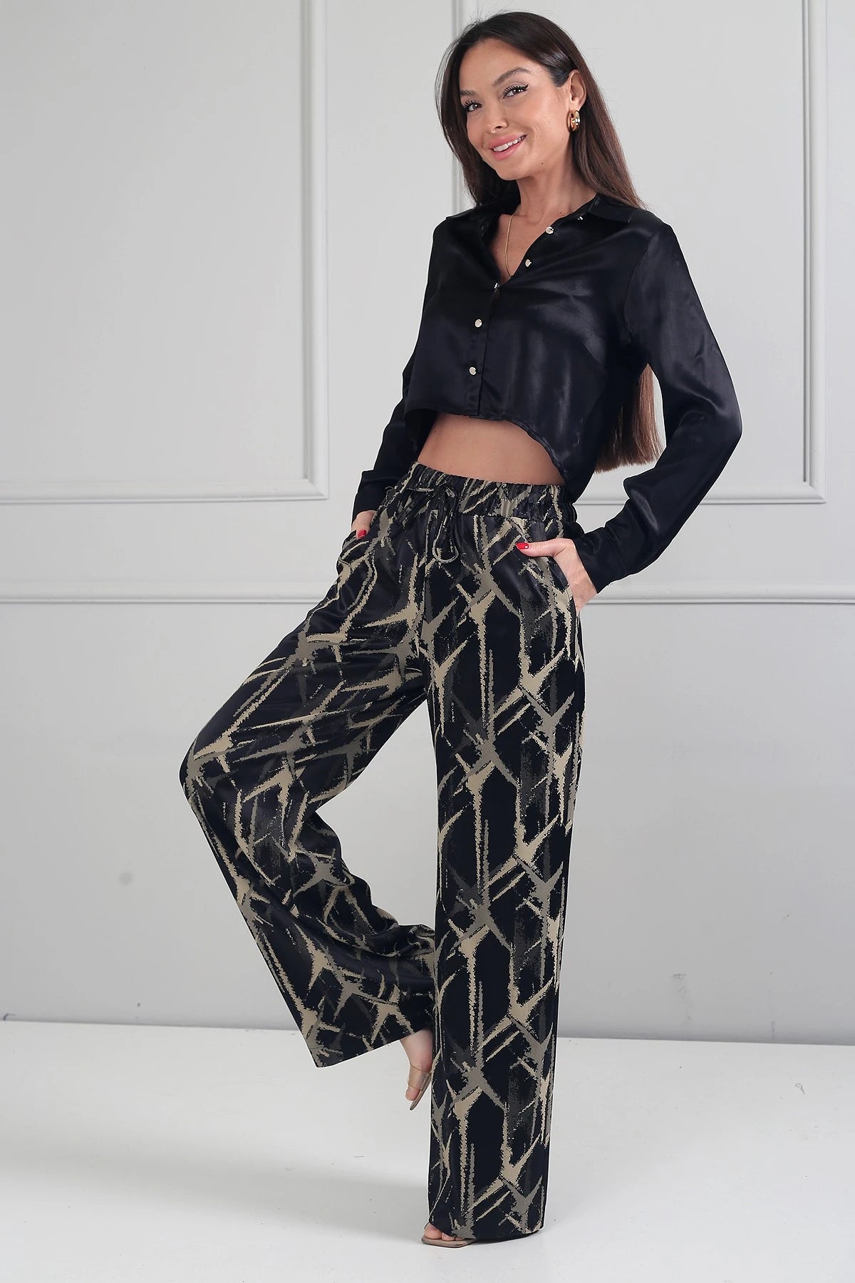 Image of Women's Elastic Waist, Pocketed, Abstract Geometric Patterned Palazzo Satin Trousers