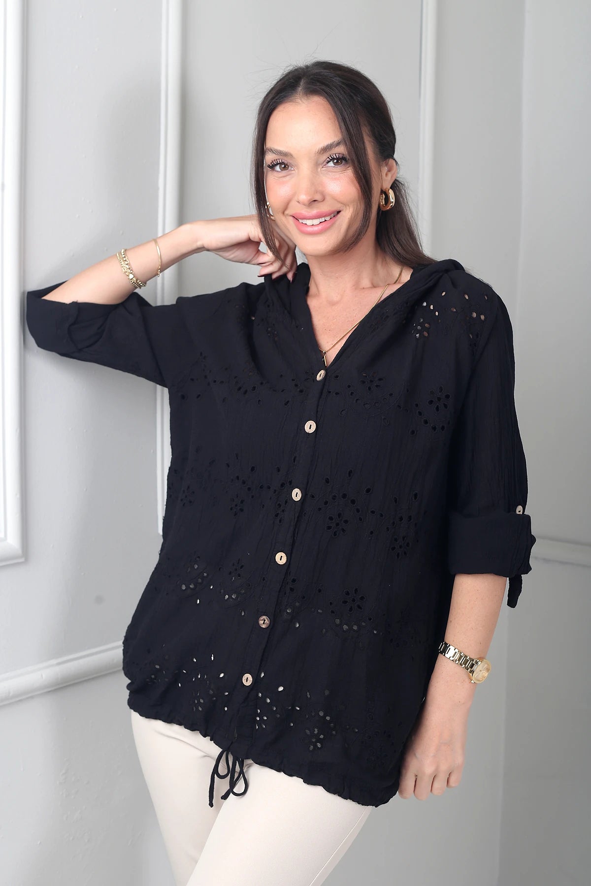 Image of Kadın Kapüşonlu Önü Düğmeli Cepli  Brode Fisto İşlemeli İtalyan Cotton Ceket