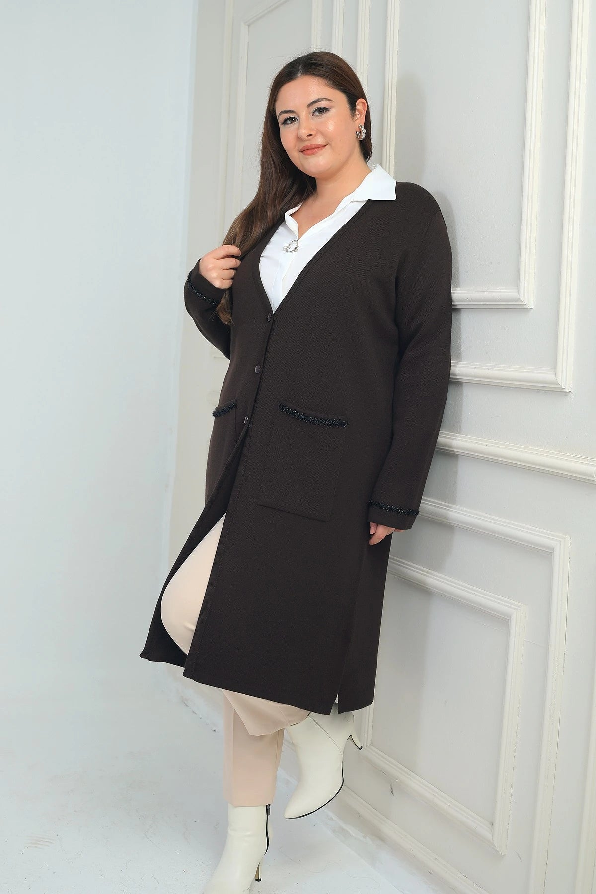 Image of Women's Plus Size Long Knit Cardigan with Pockets and Stripe Detail