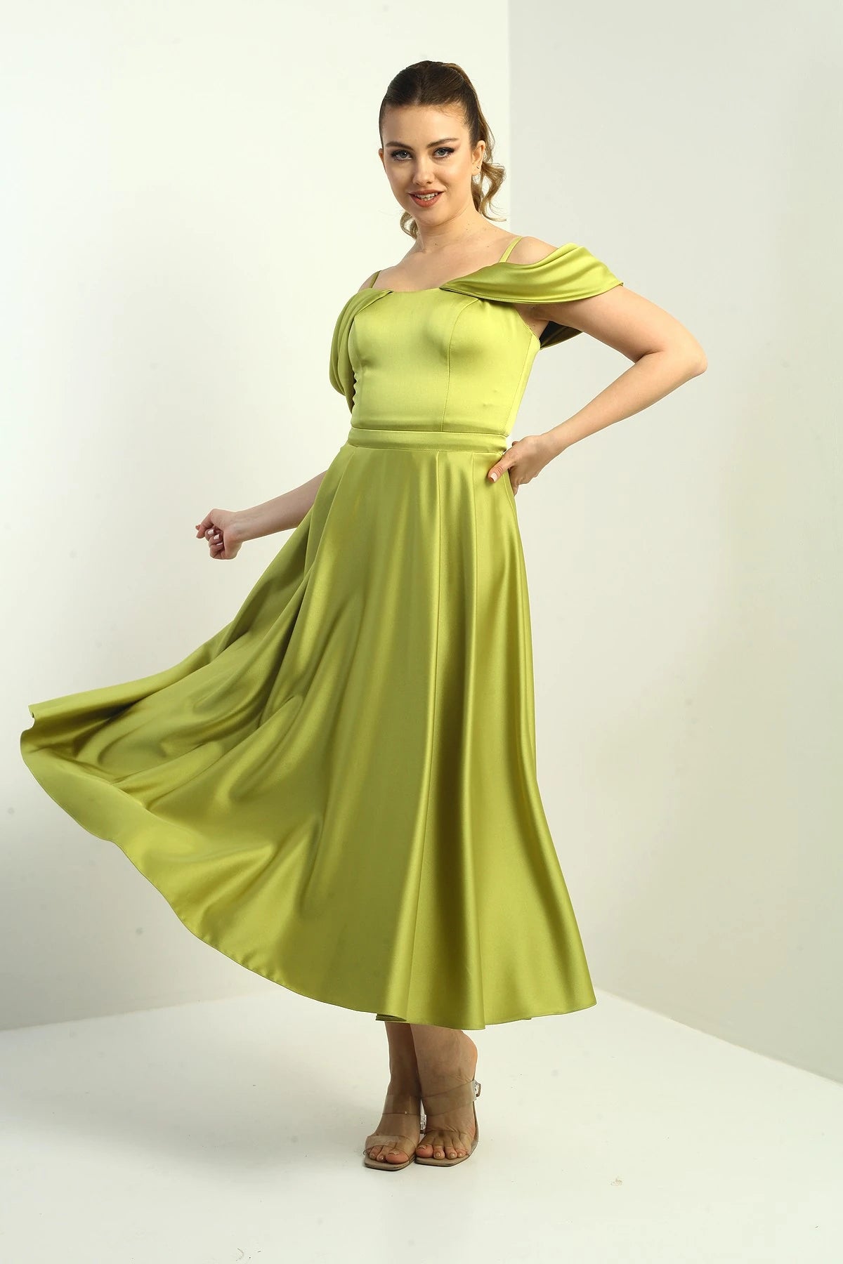 Image of Women's Strappy Dropped Sleeve Lined Pleated Satin Flared Long Dress