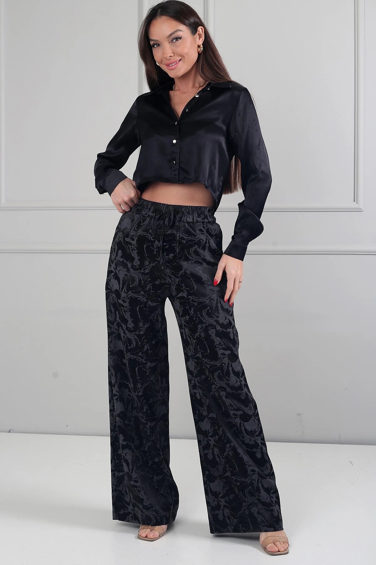 Image of Women's Elastic Waist Abstract Patterned Palazzo Satin Trousers