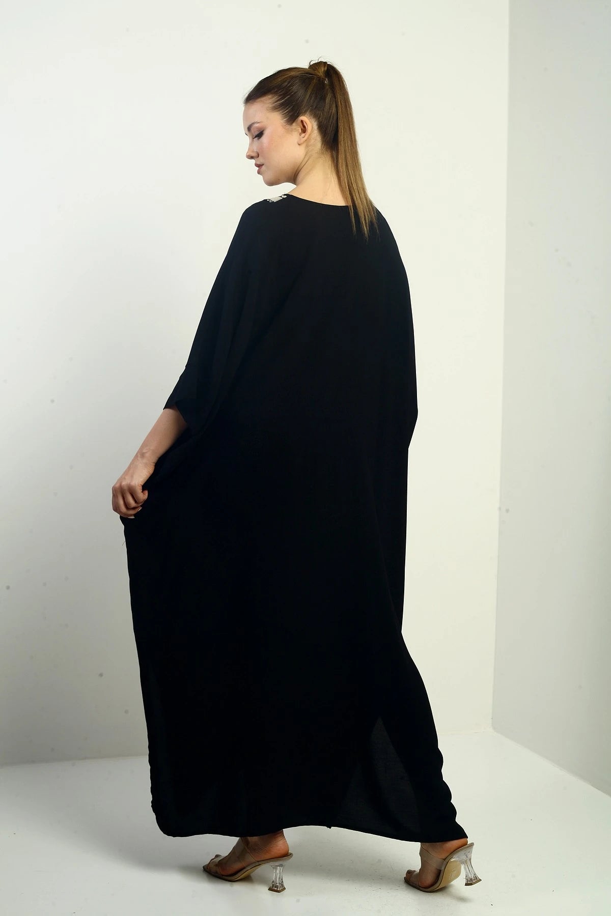 Image of Women's V-Neck Embroidered Pocket Oversize Long Dress