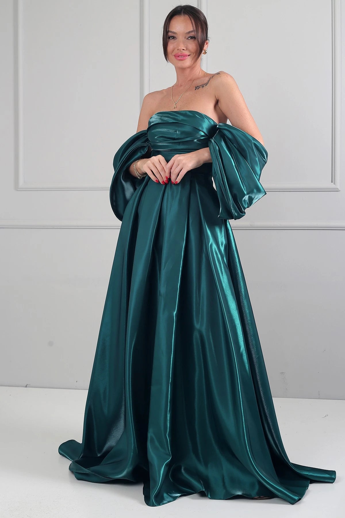 Image of Women's Strapless Balloon Sleeve Lined Pleated Pocket Taffeta Long Dress