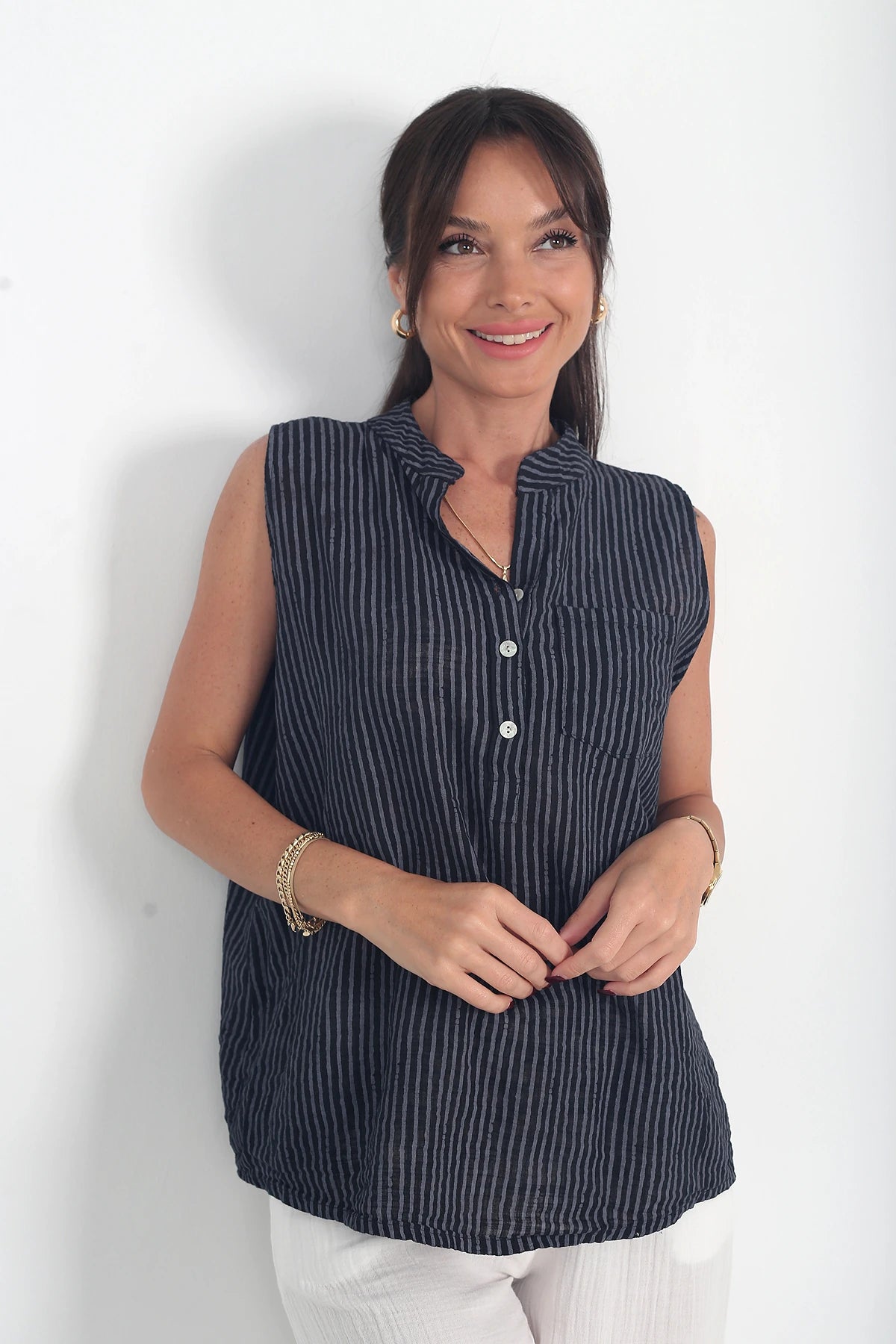 Image of Kadın Sıfır Kol Çizgili Tek Cepli İtalyan Cotton Oversize Bluz