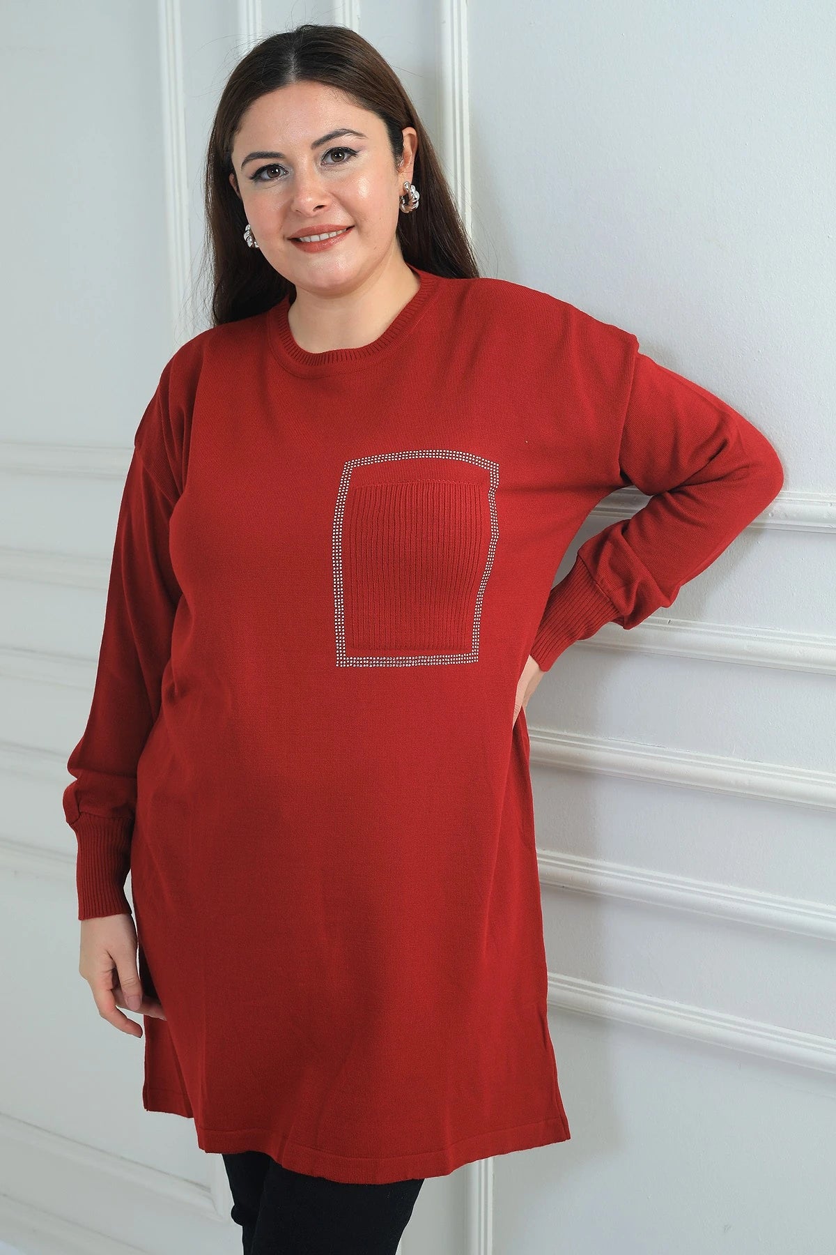 Image of Women's Plus Size Knitted Tunic Blouse with Single Front Pocket and Stone Print Detail