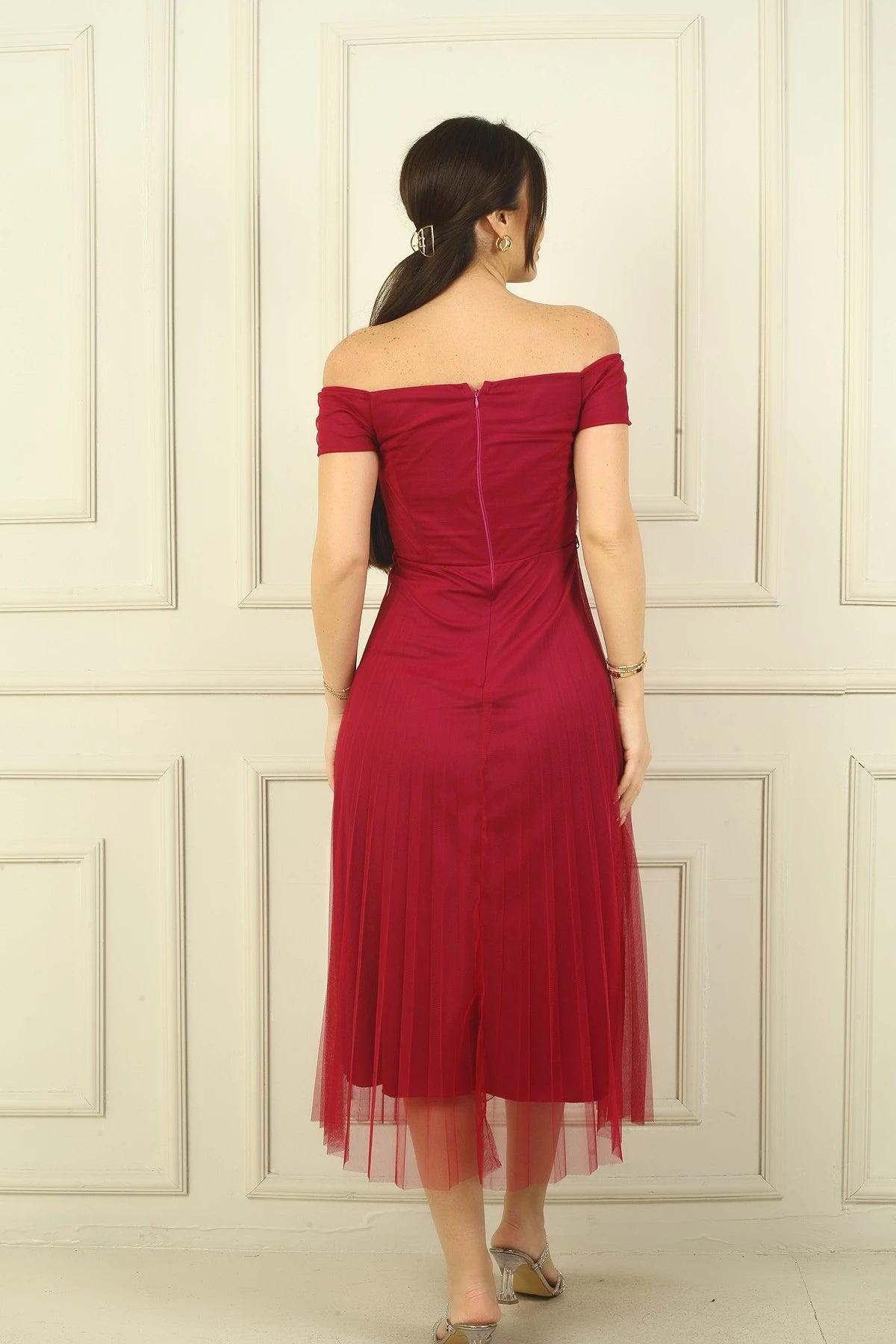 Image of Rochie Madonna cu fustă plisată din șifon și căptușeală, cu decolteu
