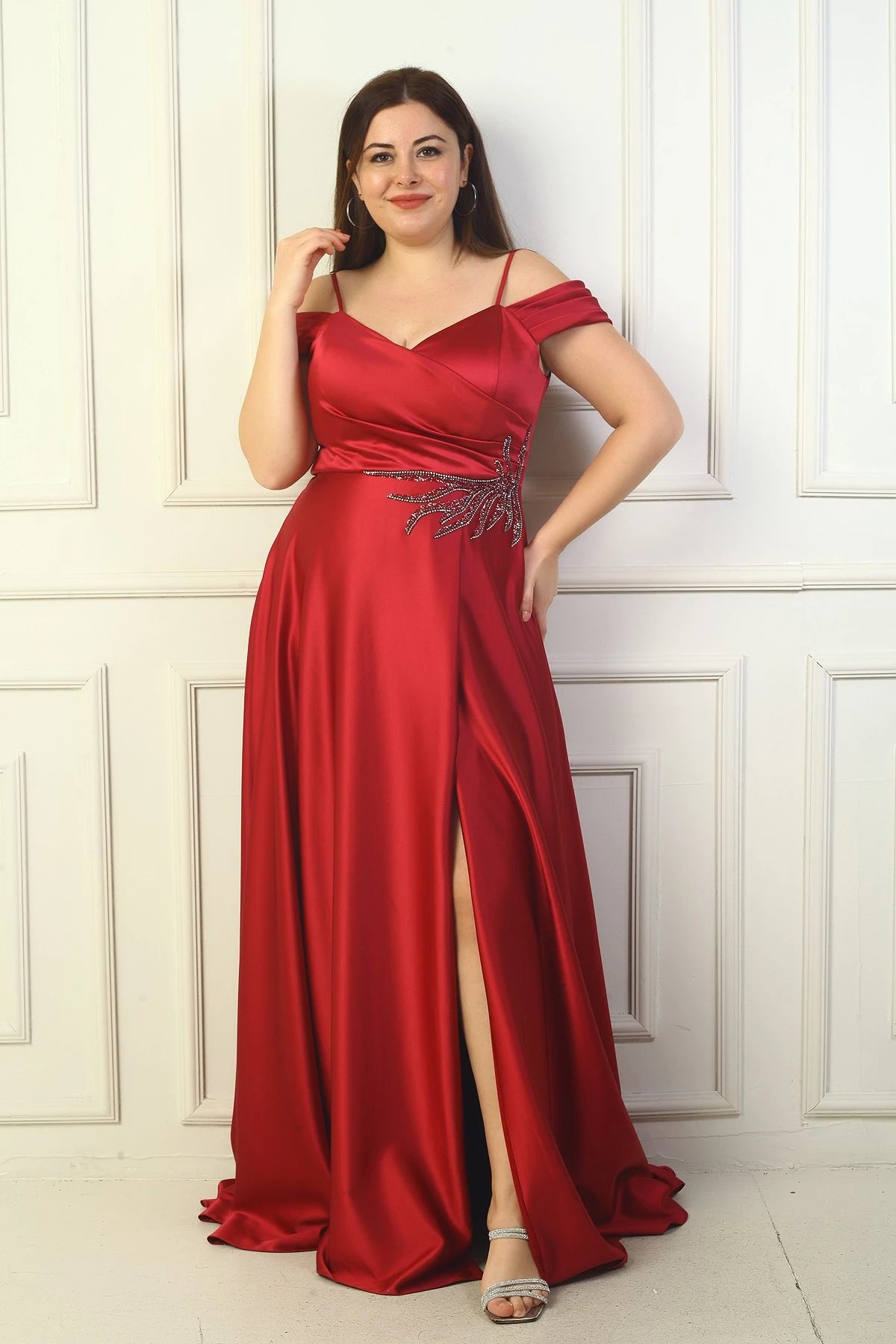 Image of Rochie de seară lungă din satin pentru femei, cu decolteu în V, bretele, mâneci căzute, cu imprimeu, mărime plus