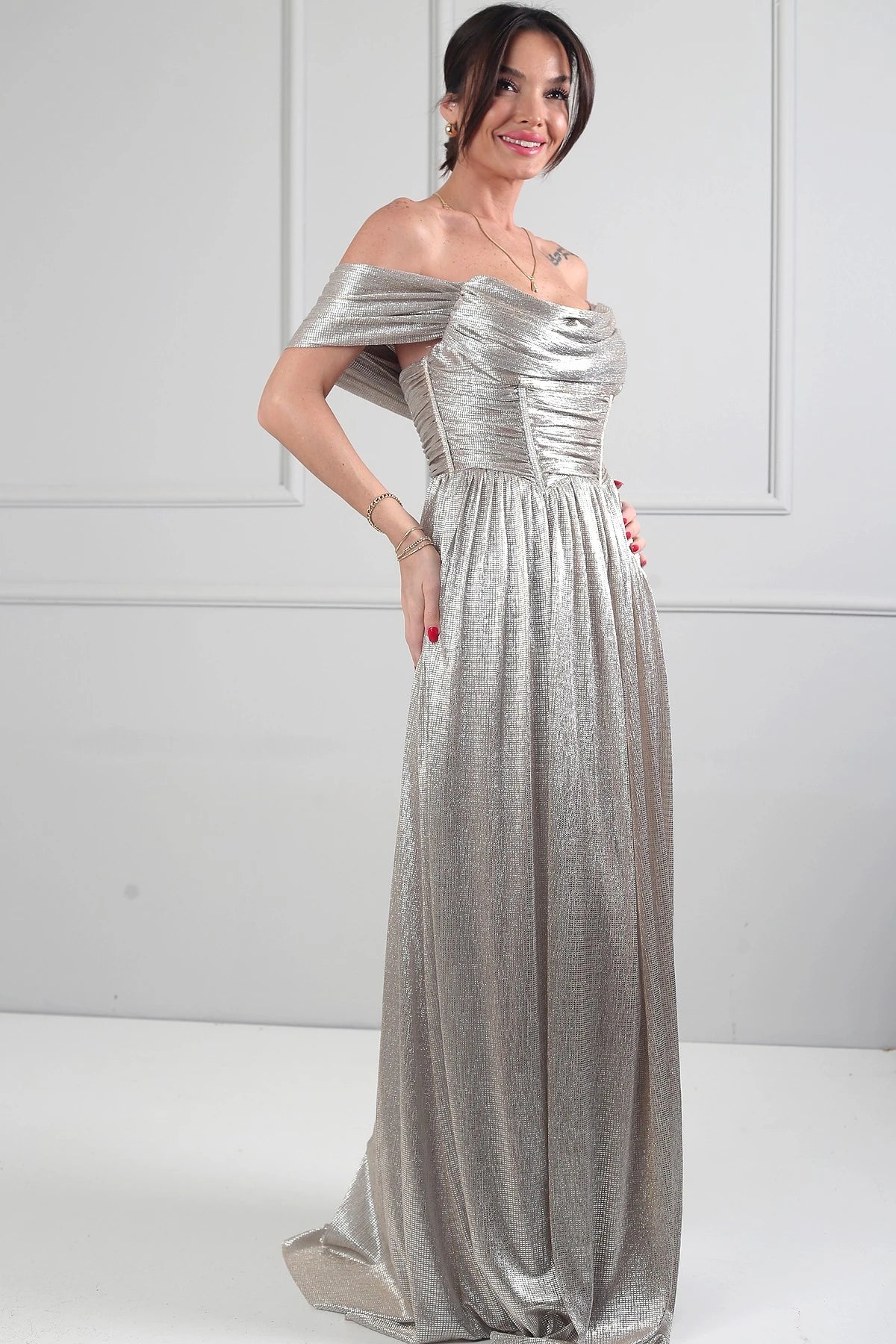 Image of Women's V-Neck Underwired Lined Wide-Spaced Pleated Long Dress