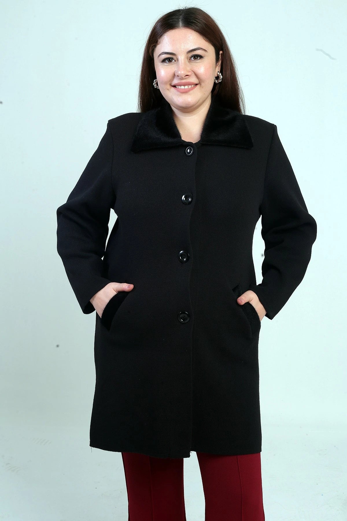 Image of Women's Plus Size Knitted Coat with Fur Collar and Pockets and Button-Front Closure