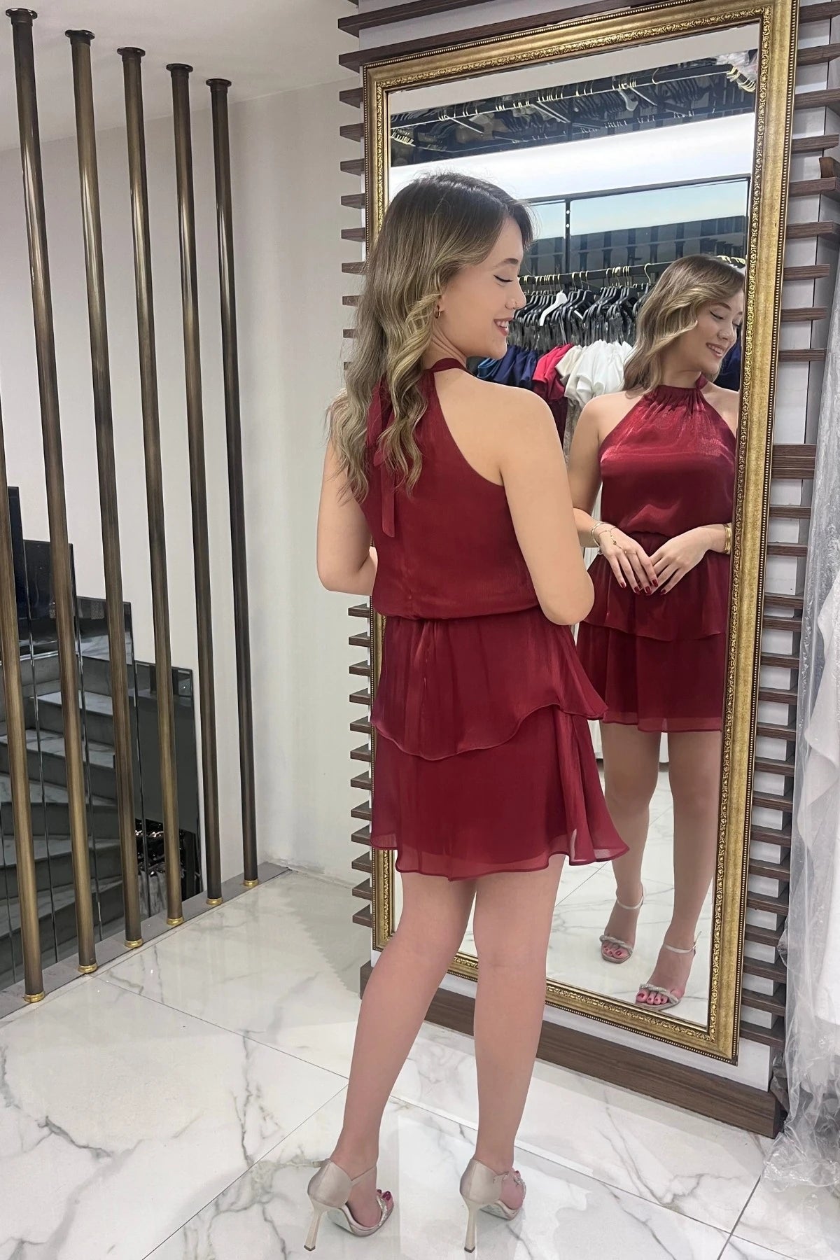 Image of Rochie scurtă din satin pentru femei, cu decolteu halter, căptușită, stratificată, cu volane