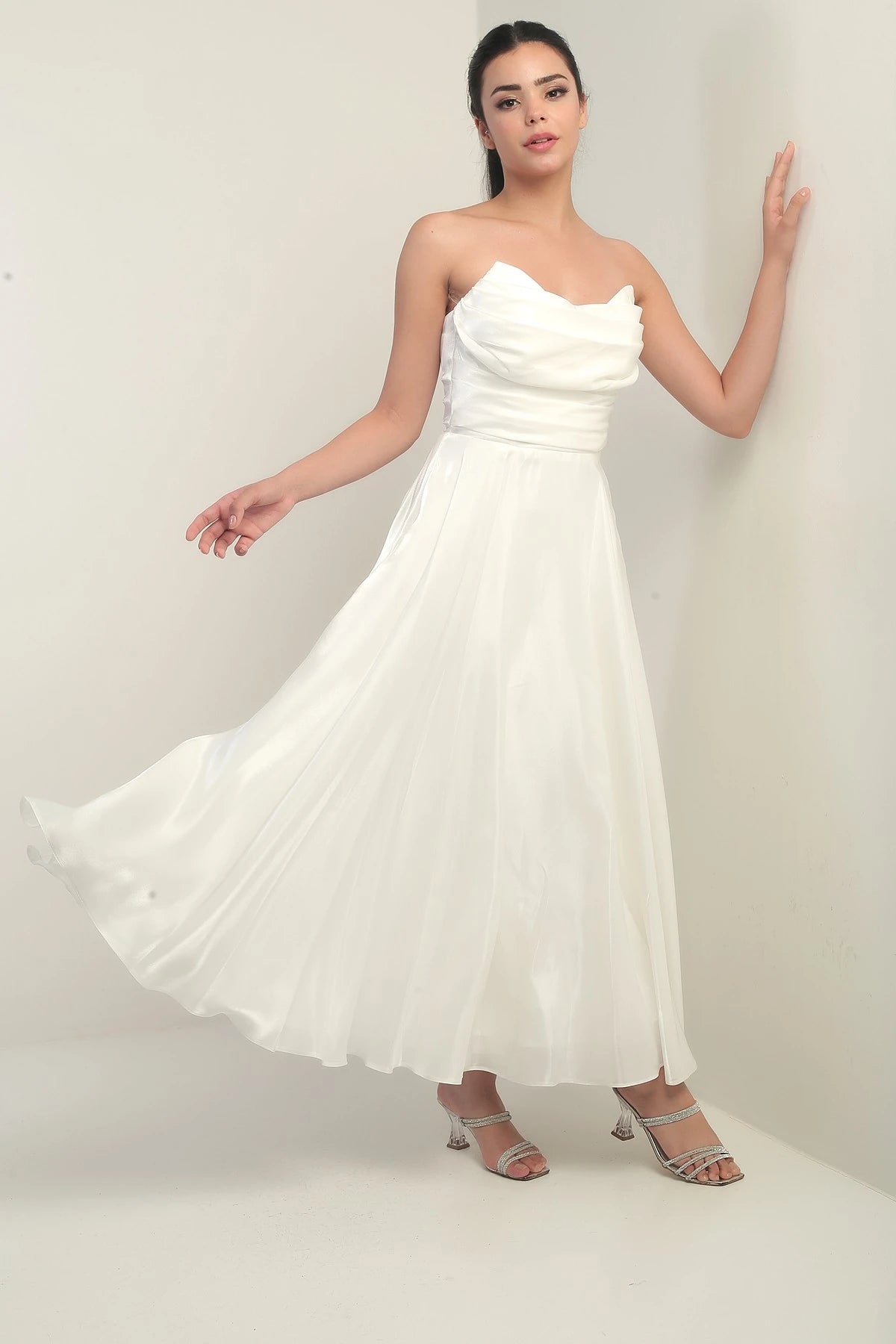 Image of Rochie midi din satin organza, fără bretele, cu decolteu în V pentru femei