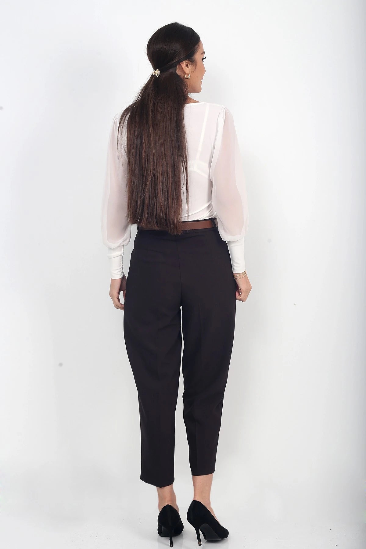 Image of Women's Pocketed Slim-Fit Pleated Ankle-Length Trousers
