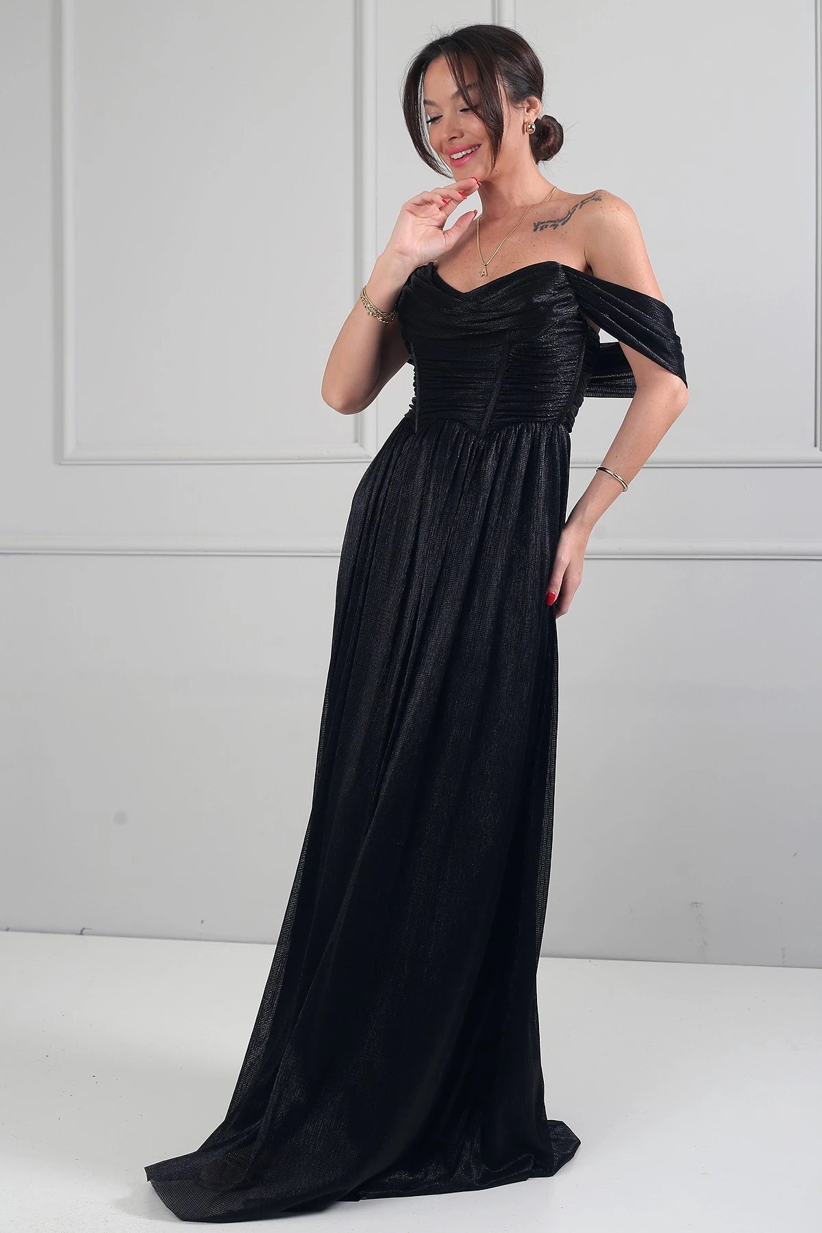 Image of Women's V-Neck Underwired Lined Wide-Spaced Pleated Long Dress
