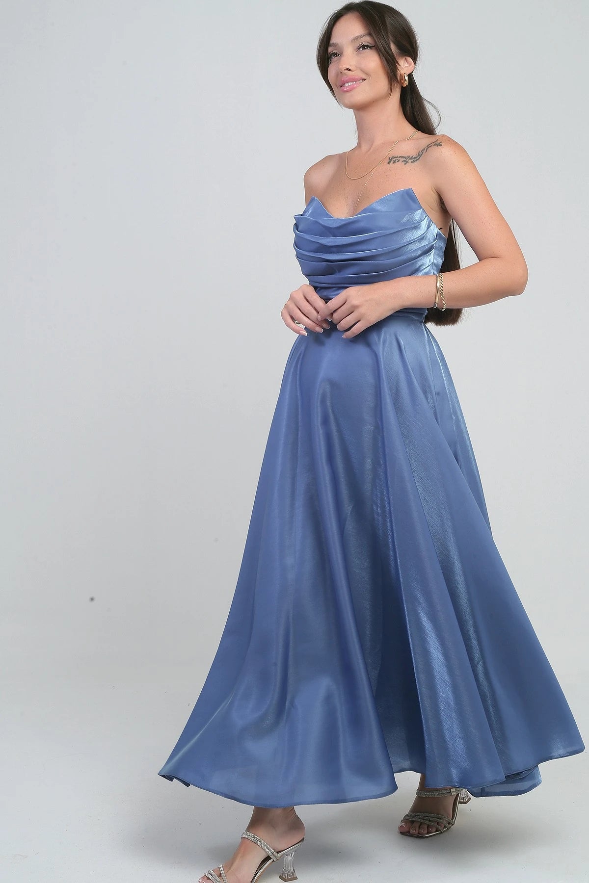 Image of Rochie midi din satin organza, fără bretele, cu decolteu în V pentru femei