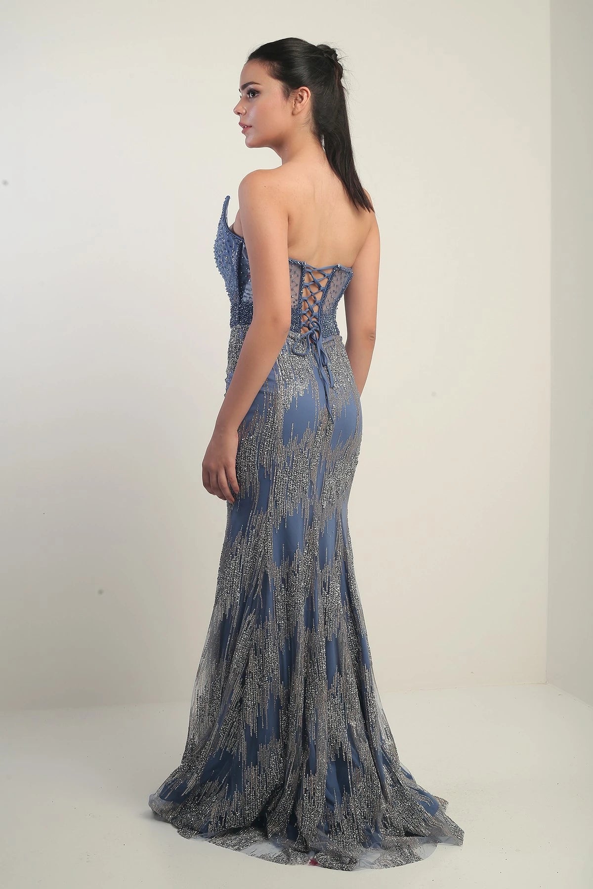 Image of Kadın Boncuk-Taş Detaylı Astarlı Balenli Üstü Transparan Uzun Elbise