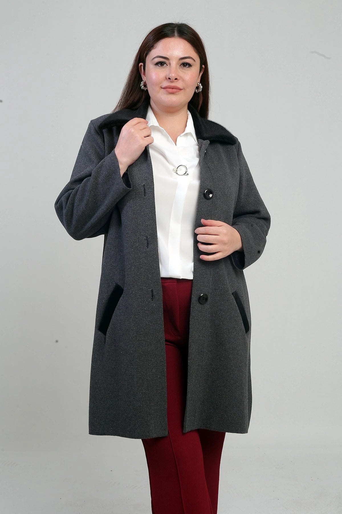 Image of Women's Plus Size Knitted Coat with Fur Collar and Pockets and Button-Front Closure