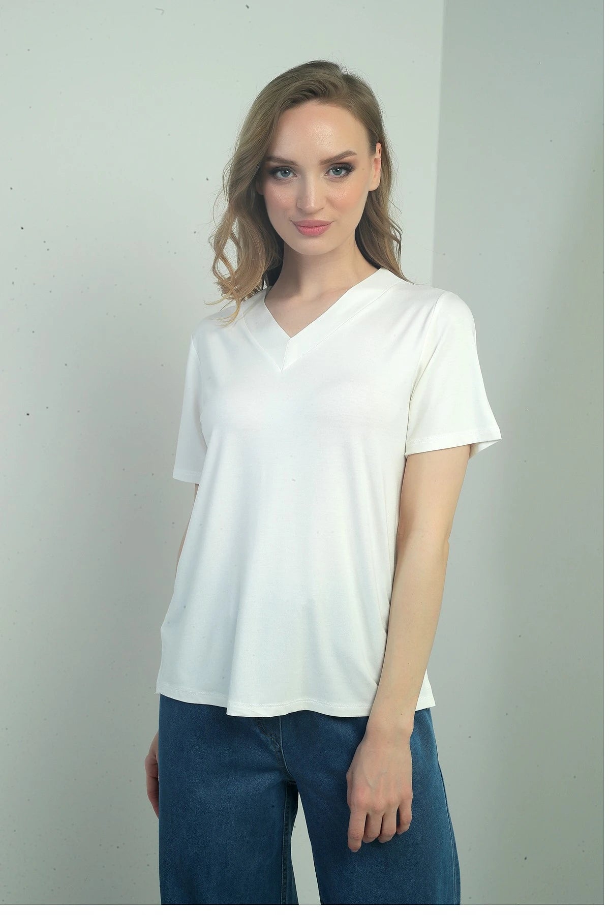 Image of Women's V-Neck Short-Sleeve Blouse with Slit