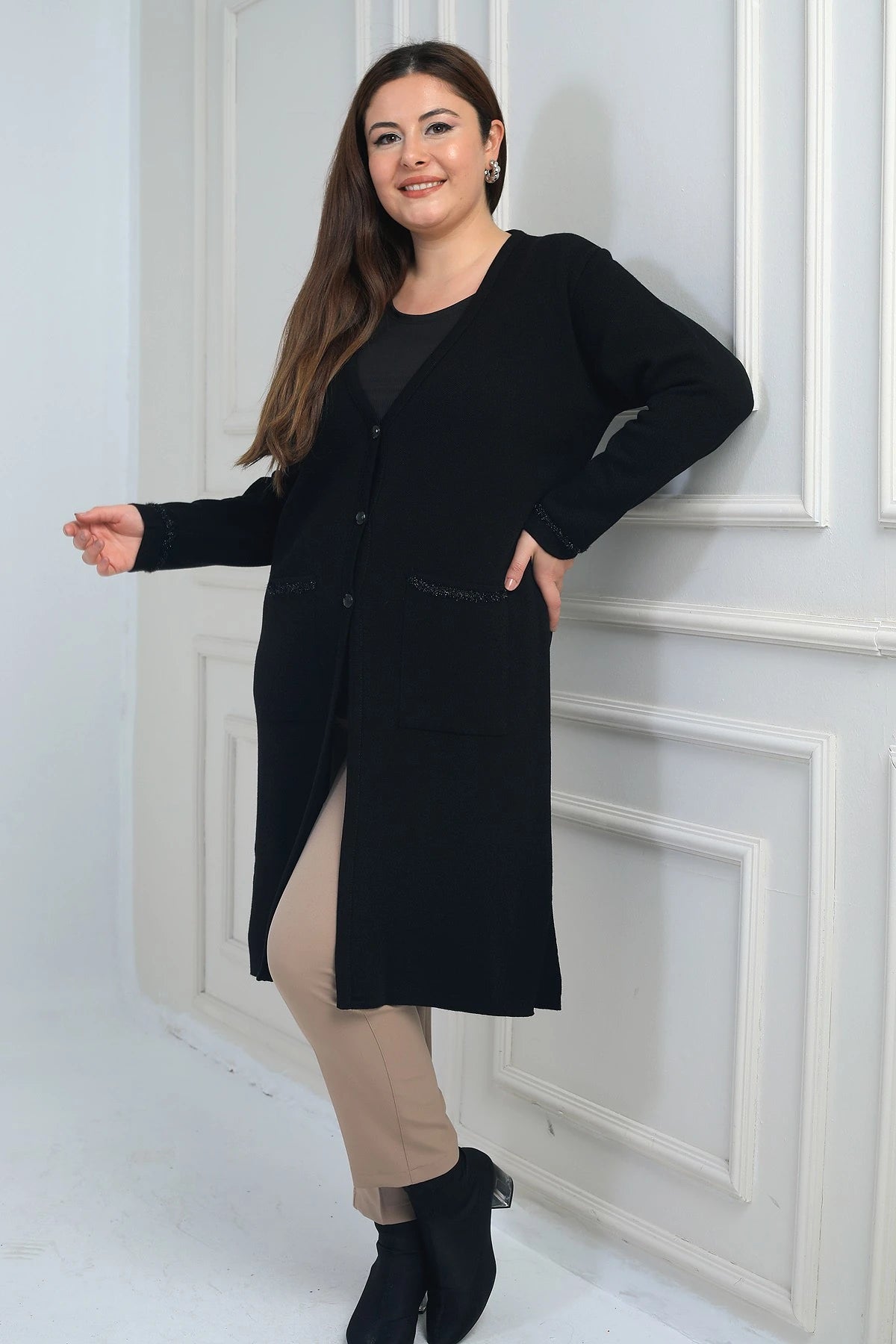 Image of Women's Plus Size Long Knit Cardigan with Pockets and Stripe Detail