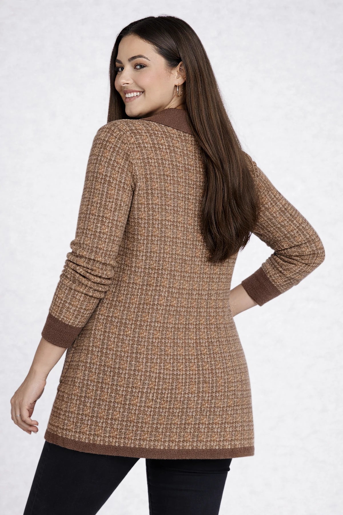 Image of Women's Button-Front, Double-Pocket, Patterned, Glittery Plus Size Cardigan