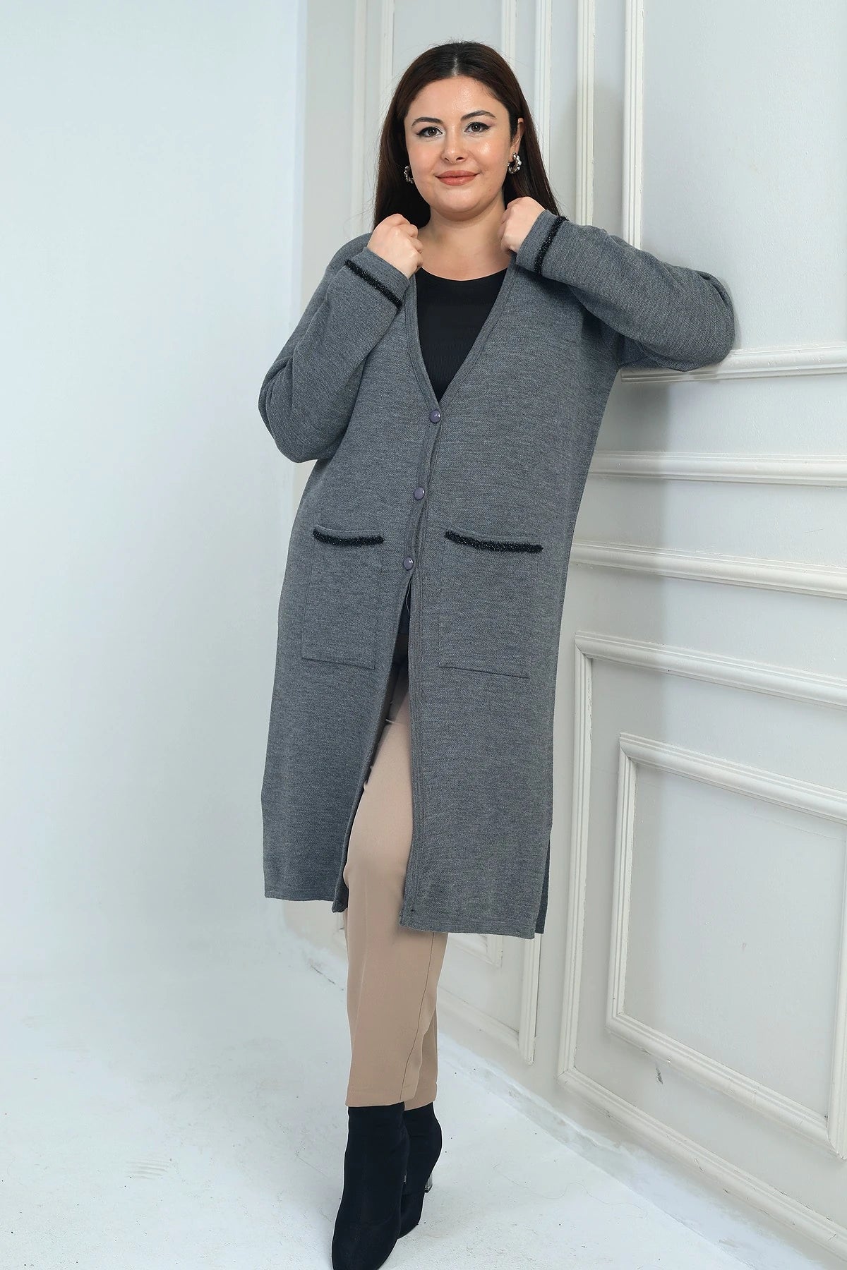 Image of Women's Plus Size Long Knit Cardigan with Pockets and Stripe Detail