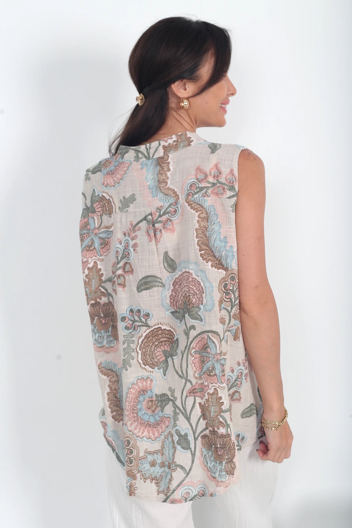 Image of Kadın İtalyan Cotton Sıfır Kol Büyük Çiçekli Cepli Oversize Bluz