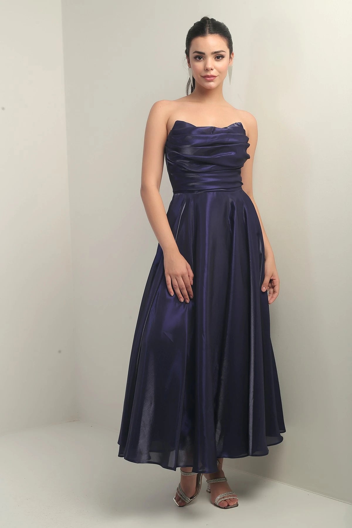 Image of Rochie midi din satin organza, fără bretele, cu decolteu în V pentru femei