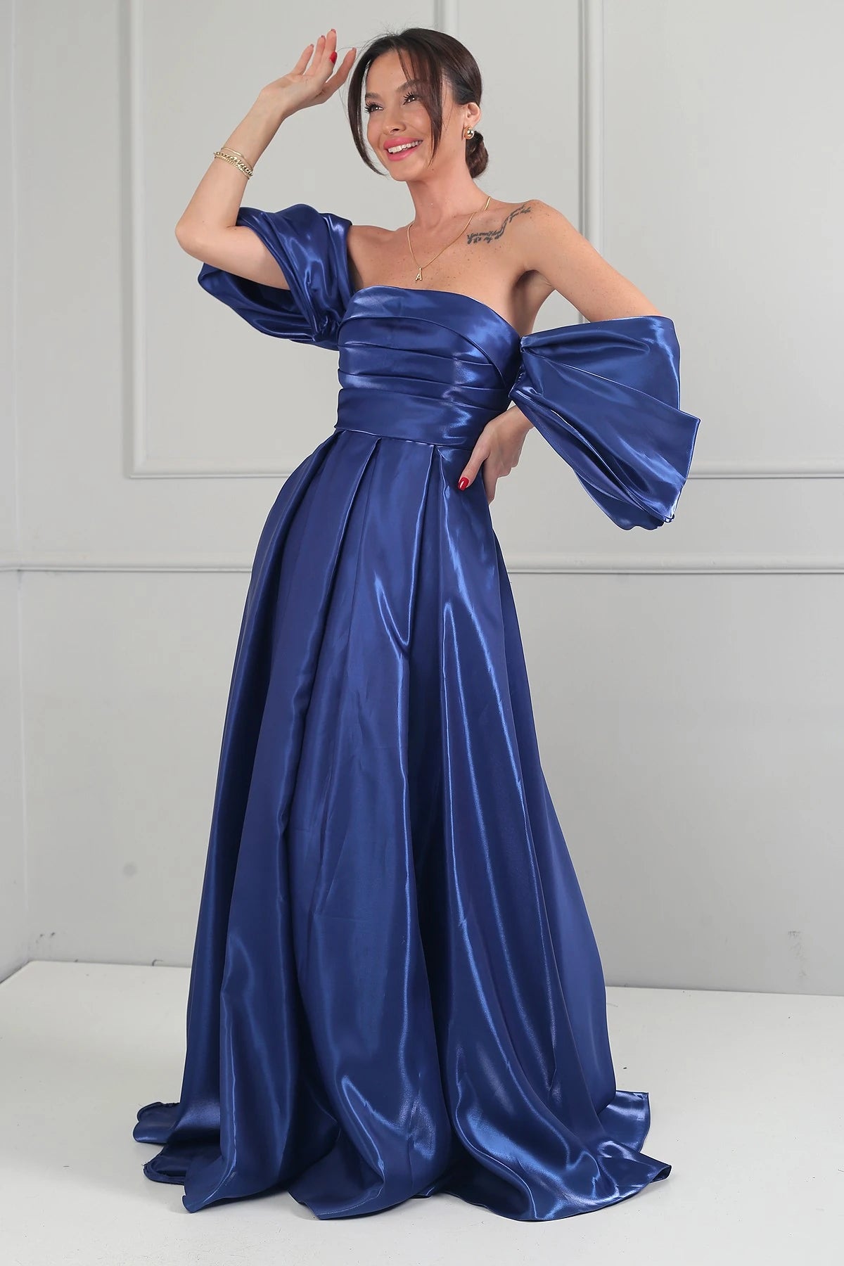 Image of Women's Strapless Balloon Sleeve Lined Pleated Pocket Taffeta Long Dress