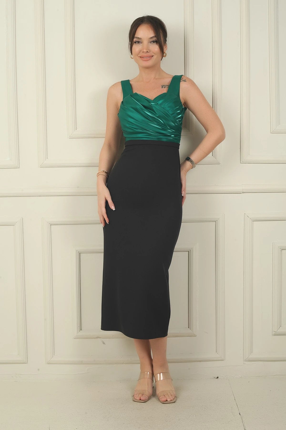Image of Rochie lungă Chanel din crep satinat gros și căptușit cu bretele