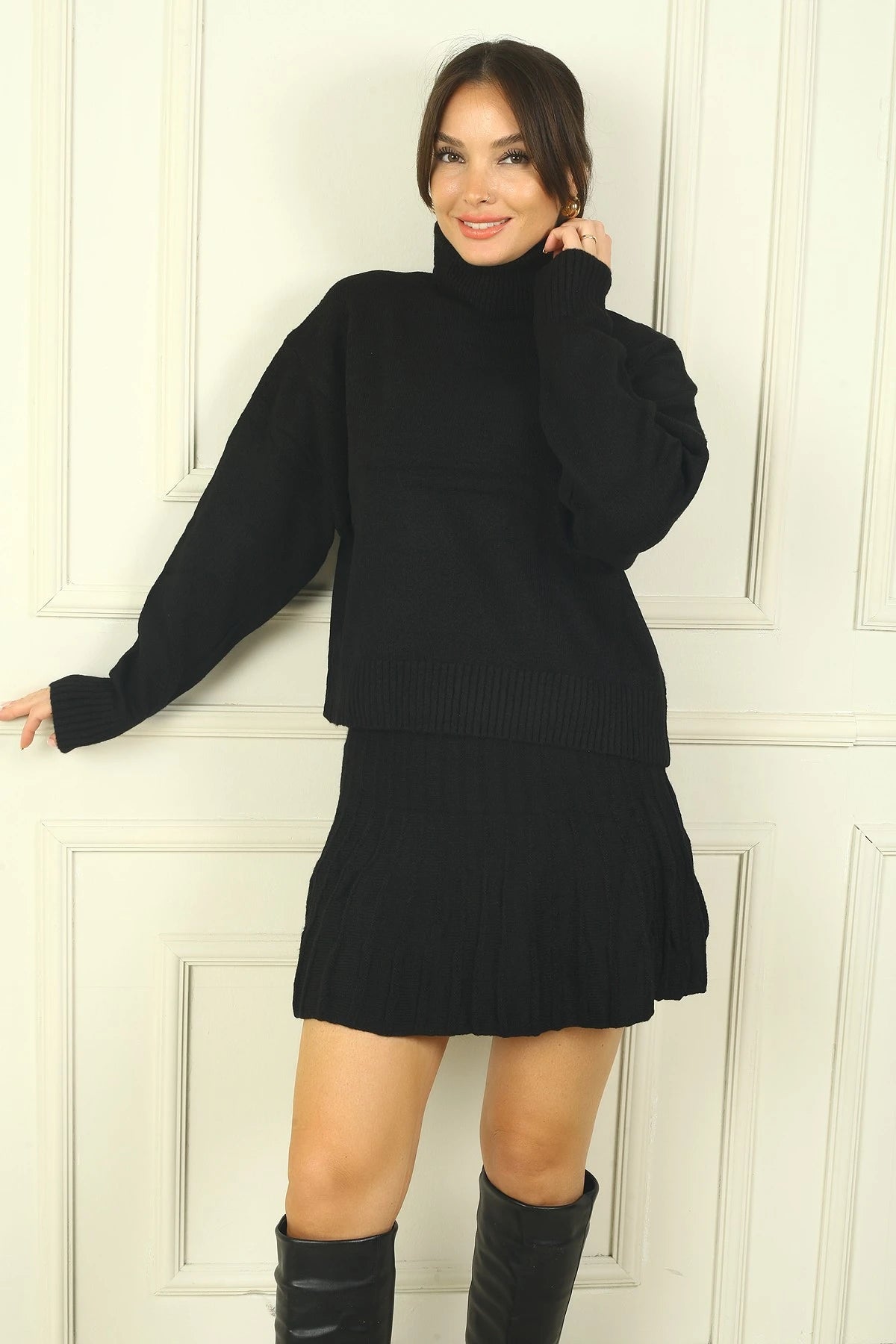 Image of Women's Turtleneck Long-Sleeve Sweater and Elastic Waist Short Skirt 2-Piece Knit Set