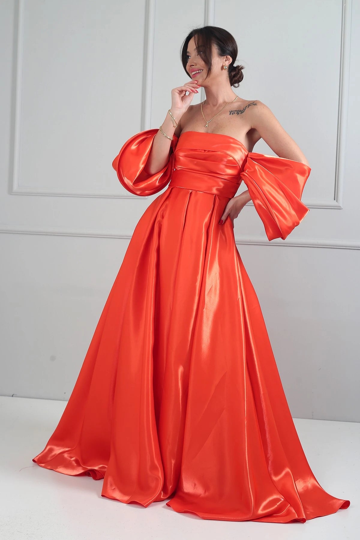 Image of Women's Strapless Balloon Sleeve Lined Pleated Pocket Taffeta Long Dress