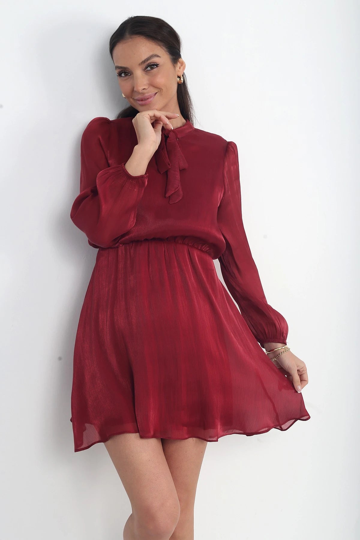 Image of Women's Short Dress with Lace-Up Collar, Lined, and Elastic Waist, Made of Chiffon and Satin.