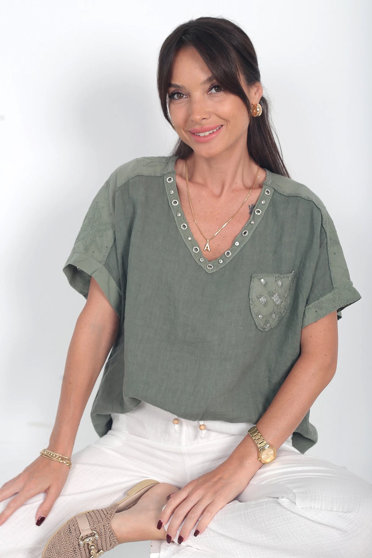 Image of Kadın İtalyan Keten Zınmbalı V Yaka Tek Cepli Omuzlar Nakış İşlemeli Oversize Cotton Bluz