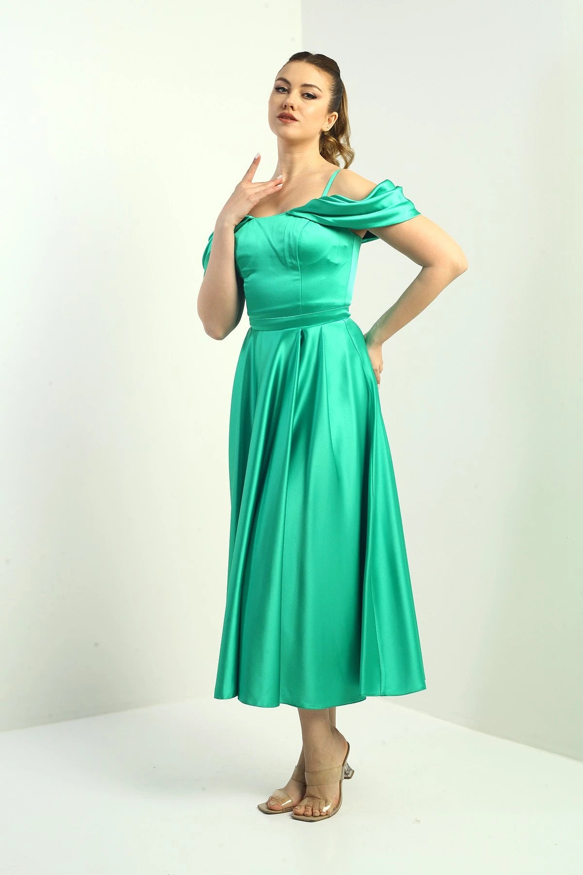 Image of Women's Strappy Dropped Sleeve Lined Pleated Satin Flared Long Dress