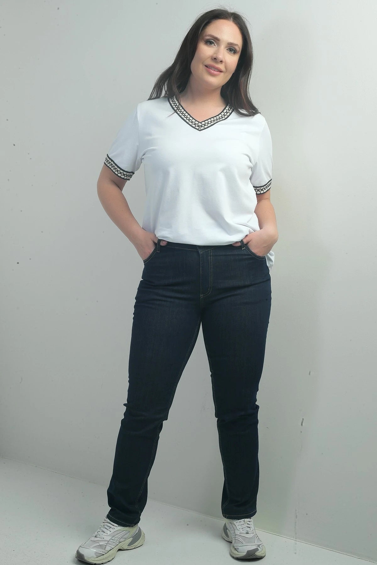 Image of Women's High Waist Straight Leg Plus Size Stone Washed Jeans